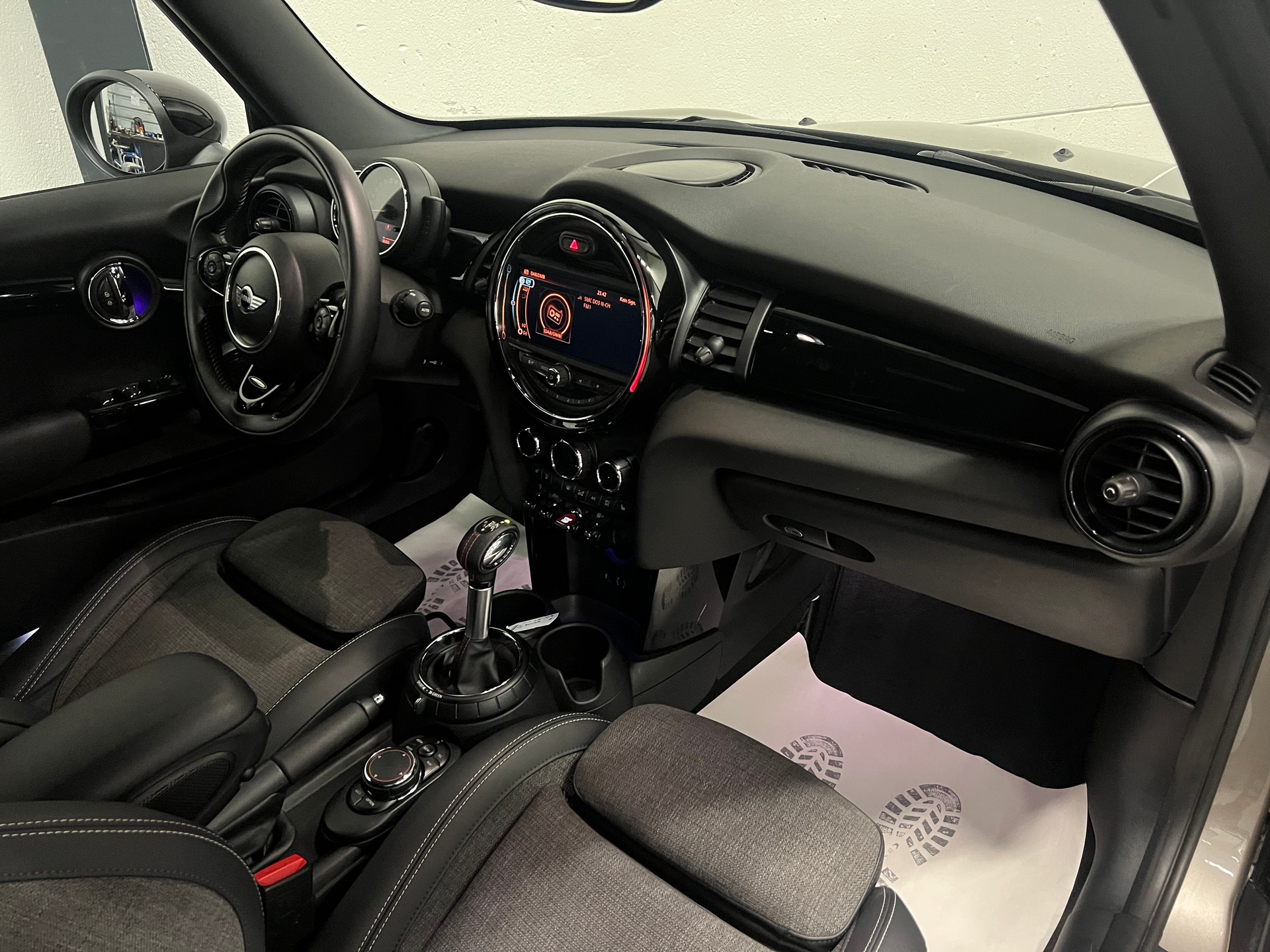 MINI Cooper S Cabriolet Steptronic-image-20