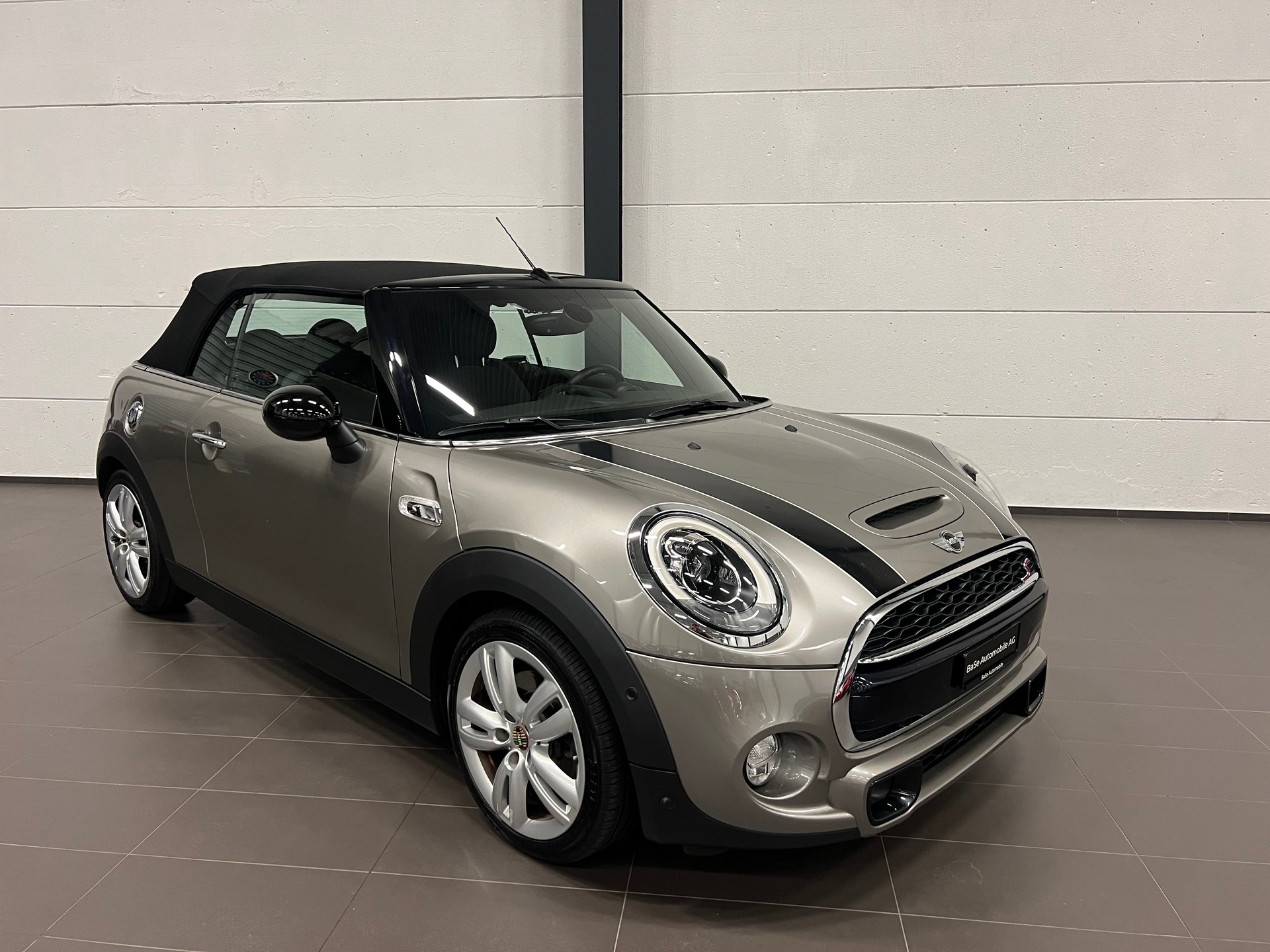 MINI Cooper S Cabriolet Steptronic-image-3