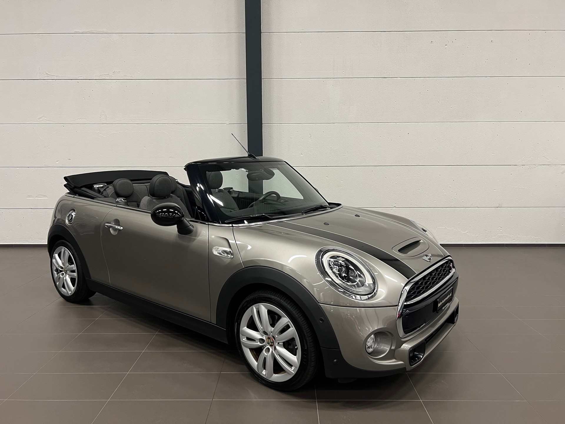 MINI Cooper S Cabriolet Steptronic-image-1