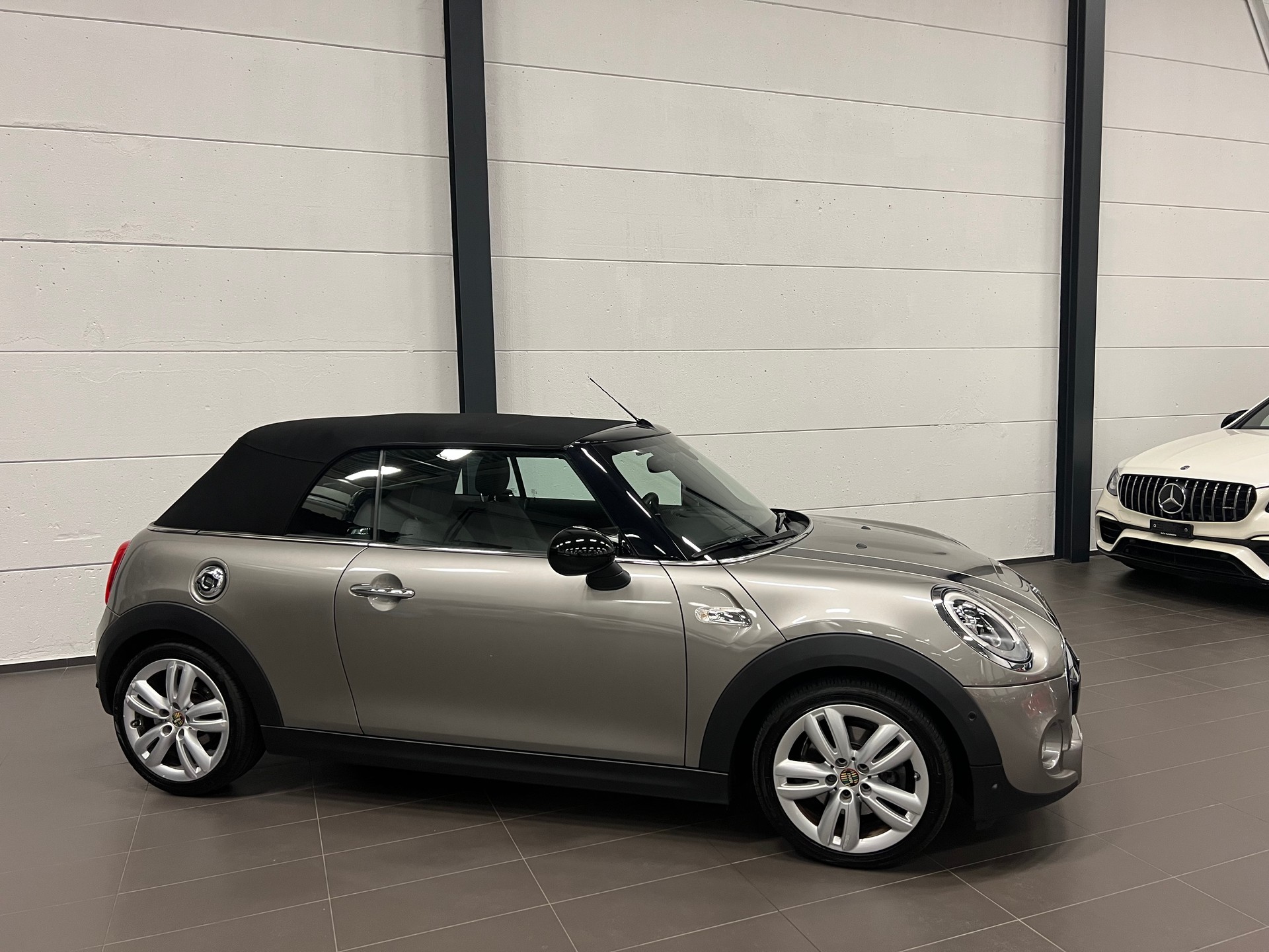 MINI Cooper S Cabriolet Steptronic-image-5