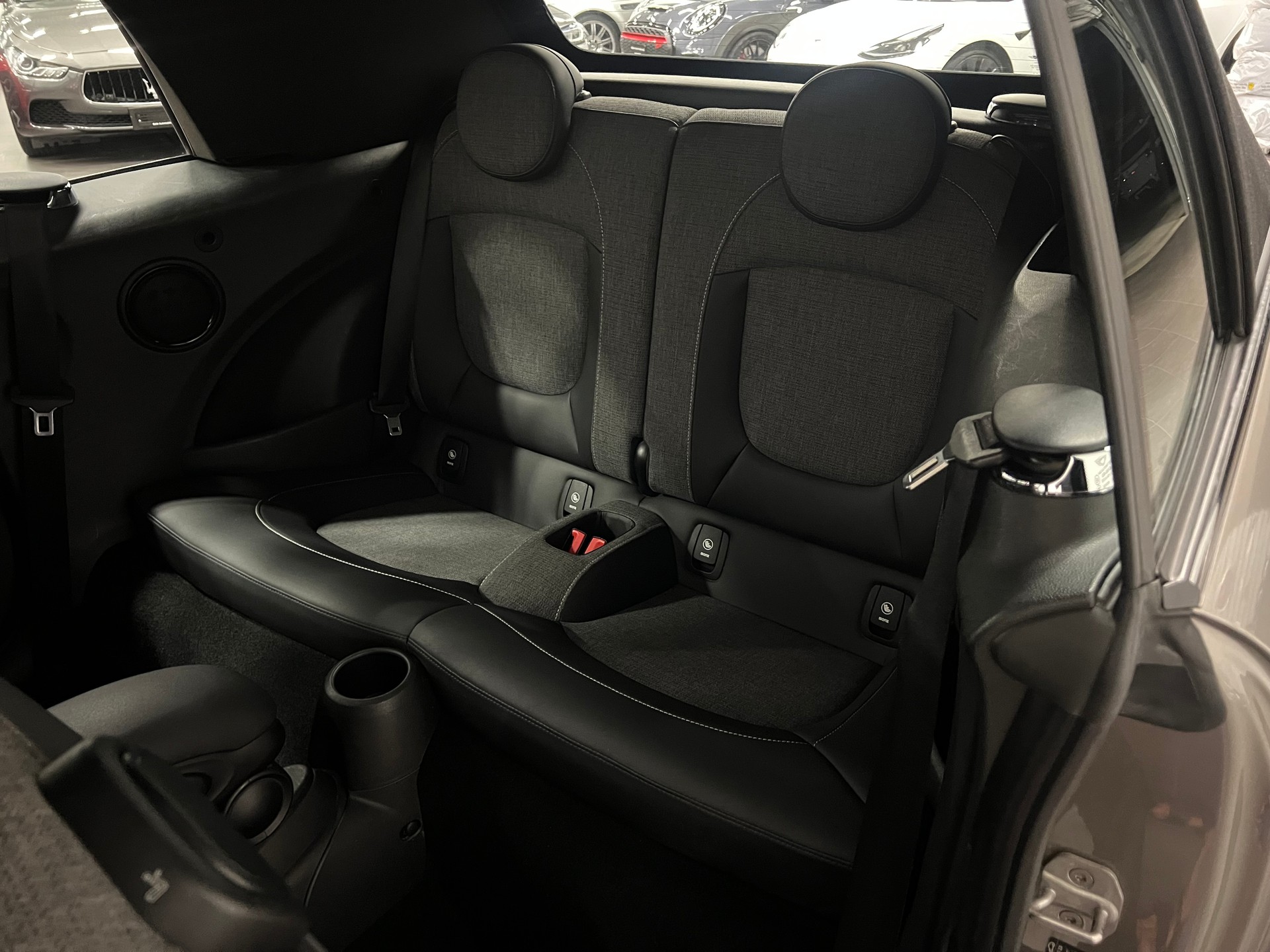 MINI Cooper S Cabriolet Steptronic-image-23