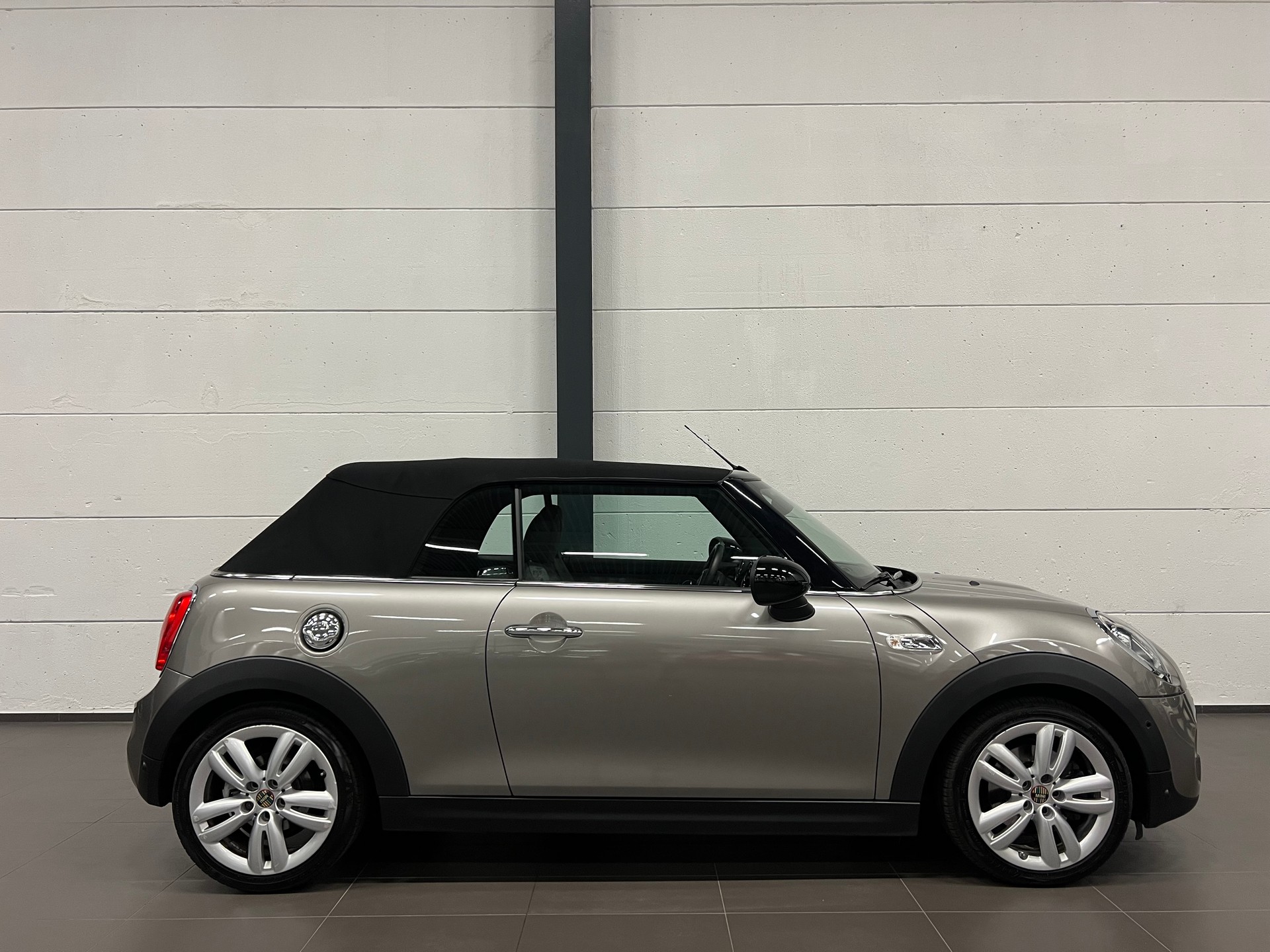 MINI Cooper S Cabriolet Steptronic-image-9