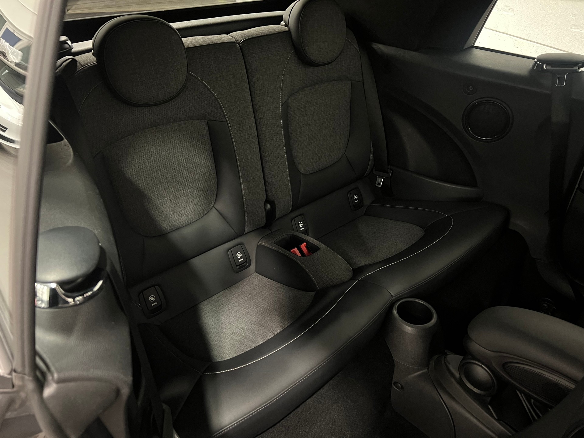 MINI Cooper S Cabriolet Steptronic-image-24