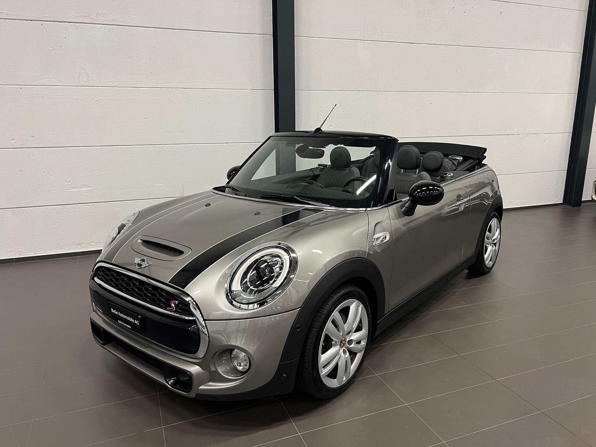 MINI Cooper S Cabriolet Steptronic-image-0