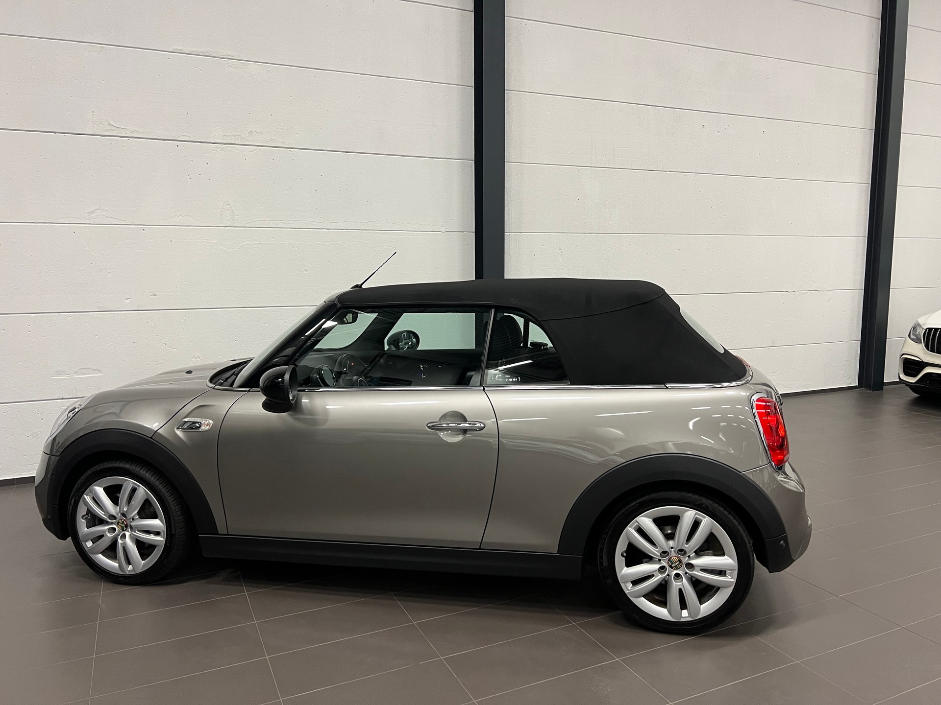 MINI Cooper S Cabriolet Steptronic-image-13