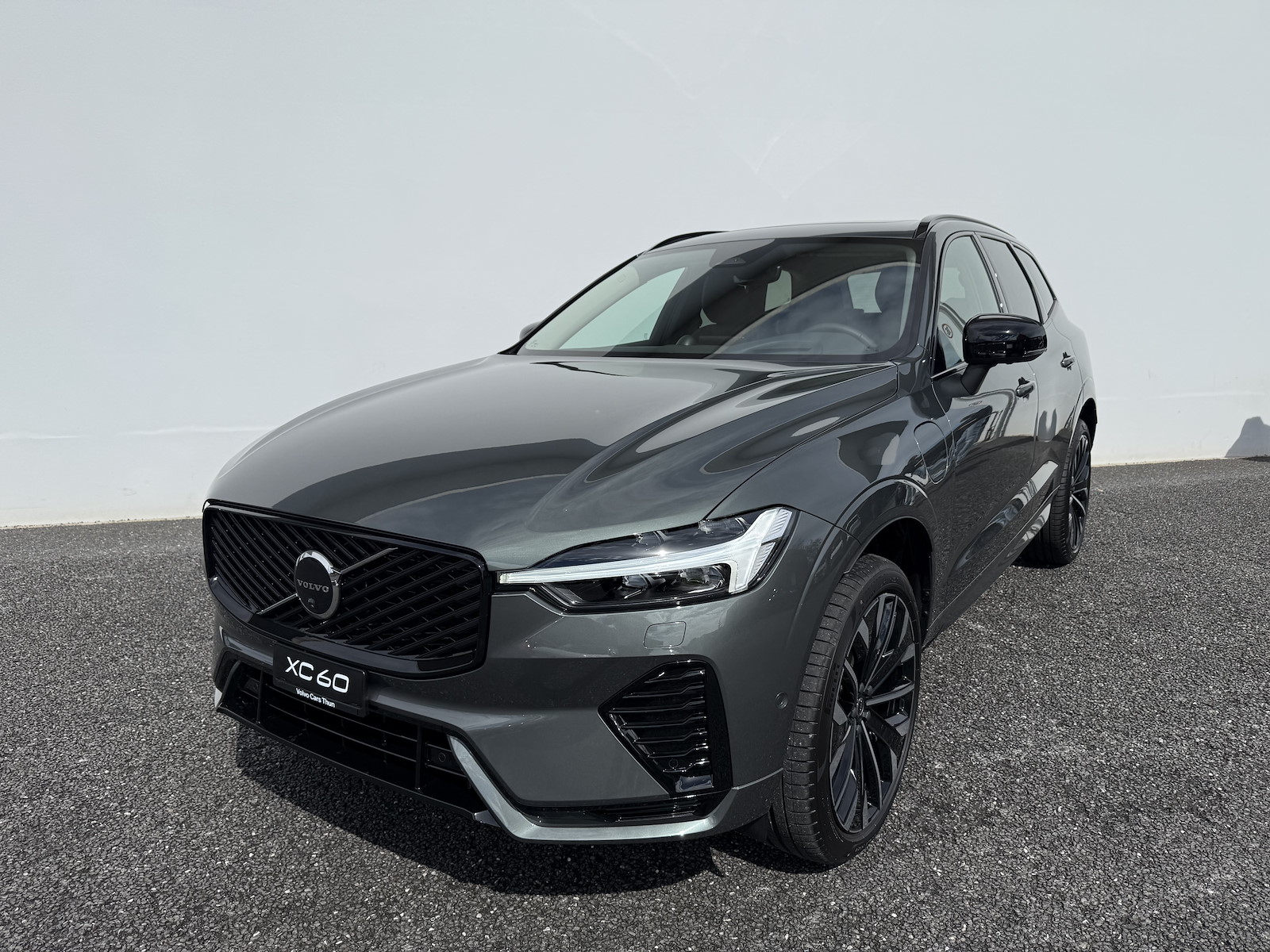 VOLVO XC60 2.0 T6 TE Ultra Dark eAWD-image-3