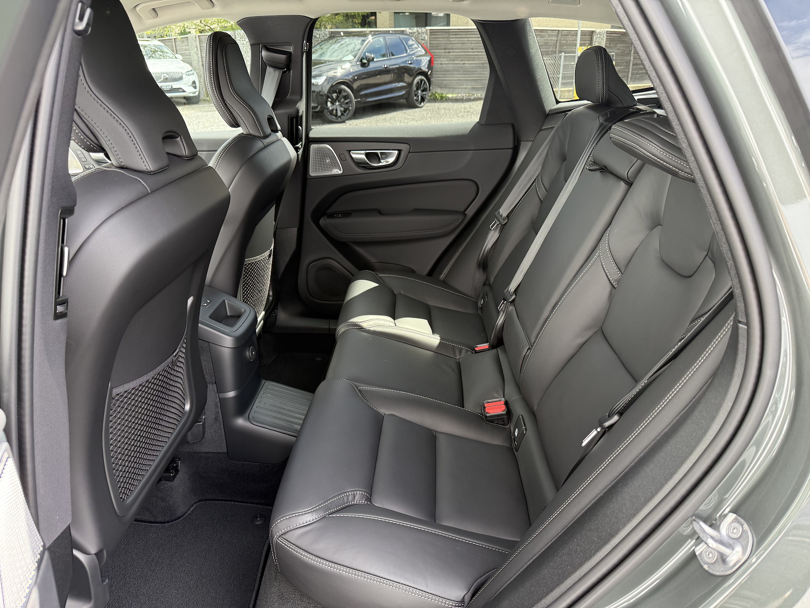 VOLVO XC60 2.0 T6 TE Ultra Dark eAWD-image-12