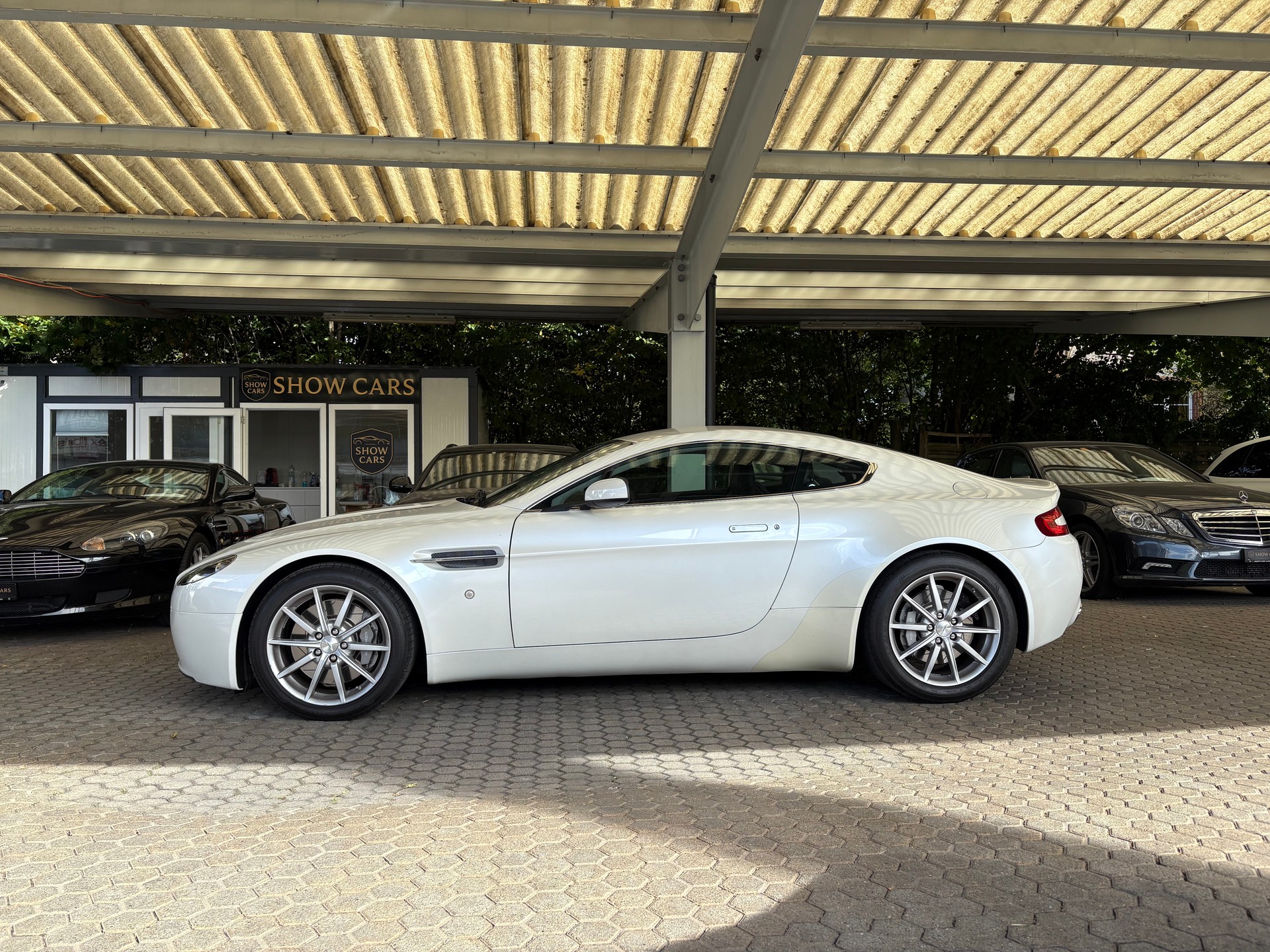 ASTON MARTIN V8 Vantage 4.3 Sportshift-image-0