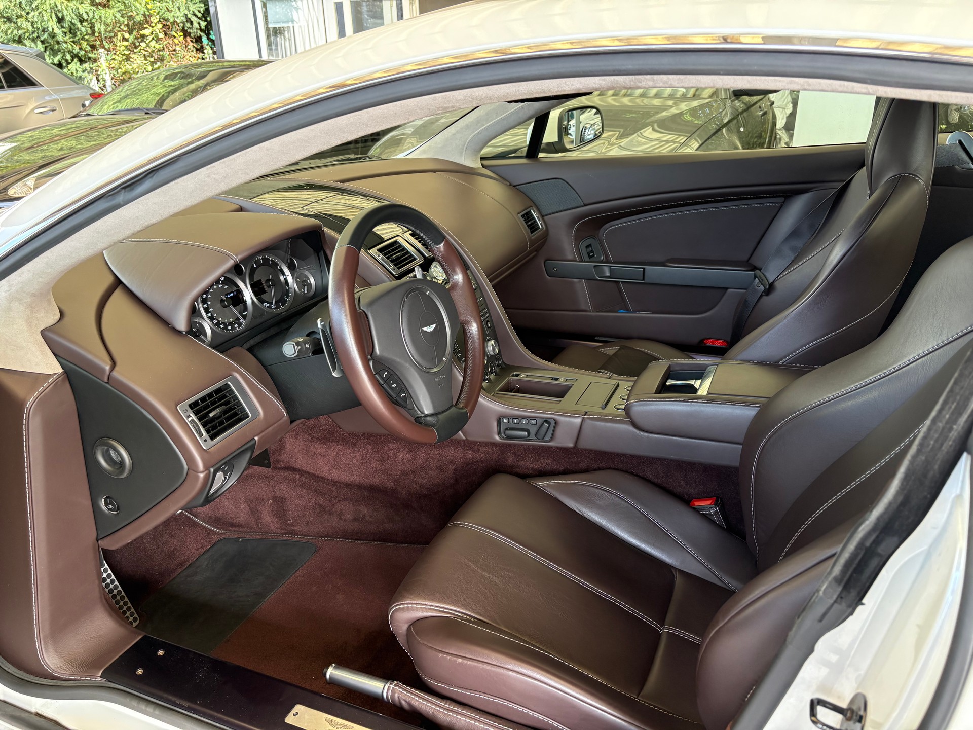 ASTON MARTIN V8 Vantage 4.3 Sportshift-image-7
