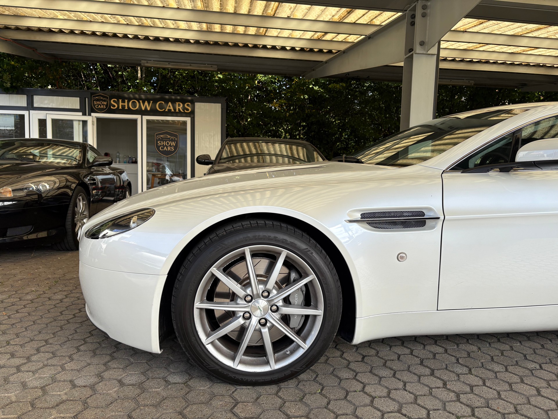 ASTON MARTIN V8 Vantage 4.3 Sportshift-image-4