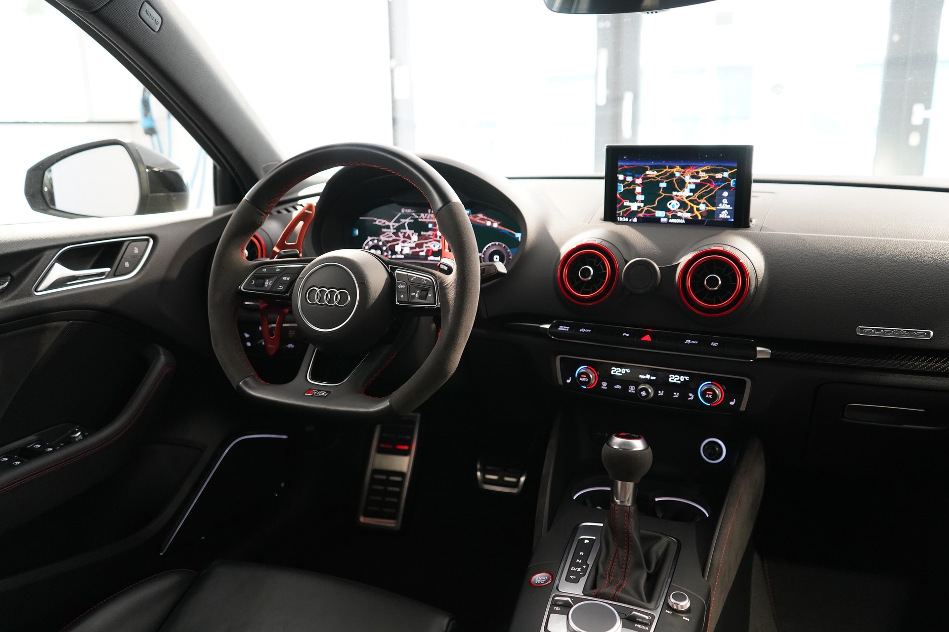 AUDI RS3 Lim. 2.5 TSI quattro-image-12