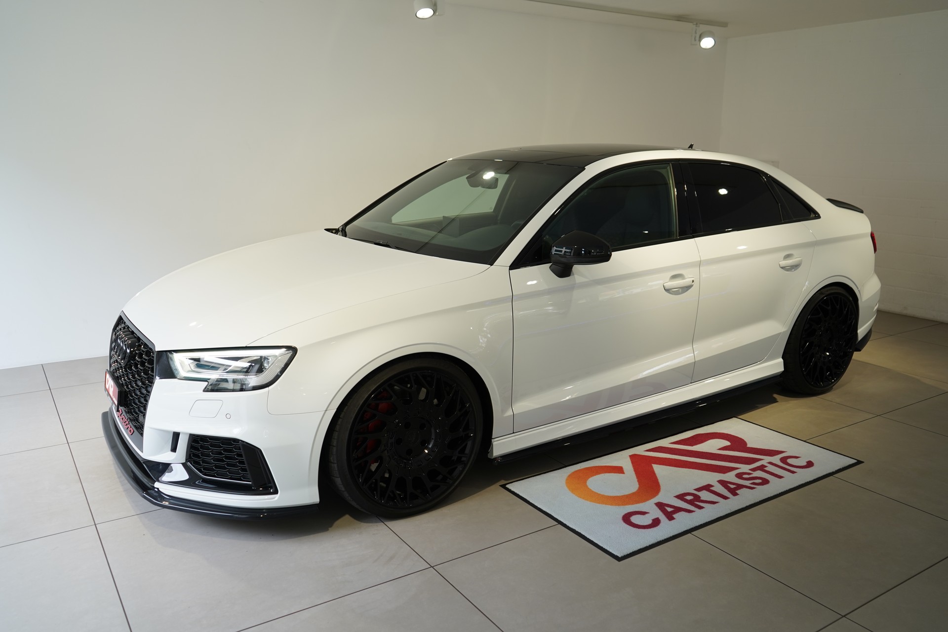 AUDI RS3 Lim. 2.5 TSI quattro-image-0