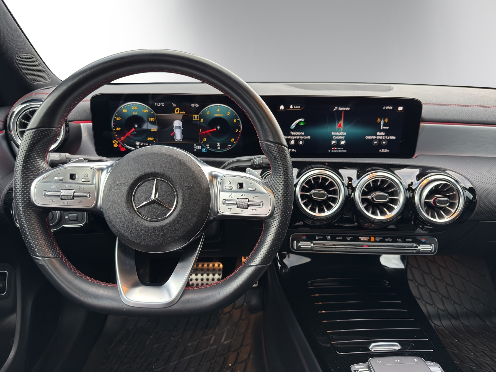 MERCEDES-BENZ CLA SB 250 AMG Line 7G-image-9