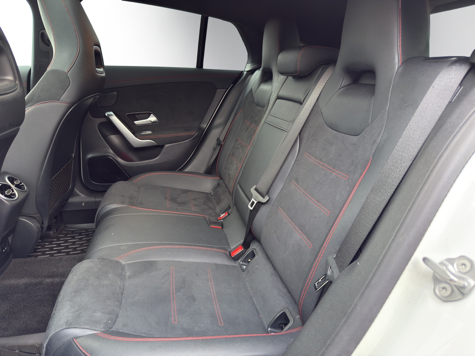 MERCEDES-BENZ CLA SB 250 AMG Line 7G-image-7