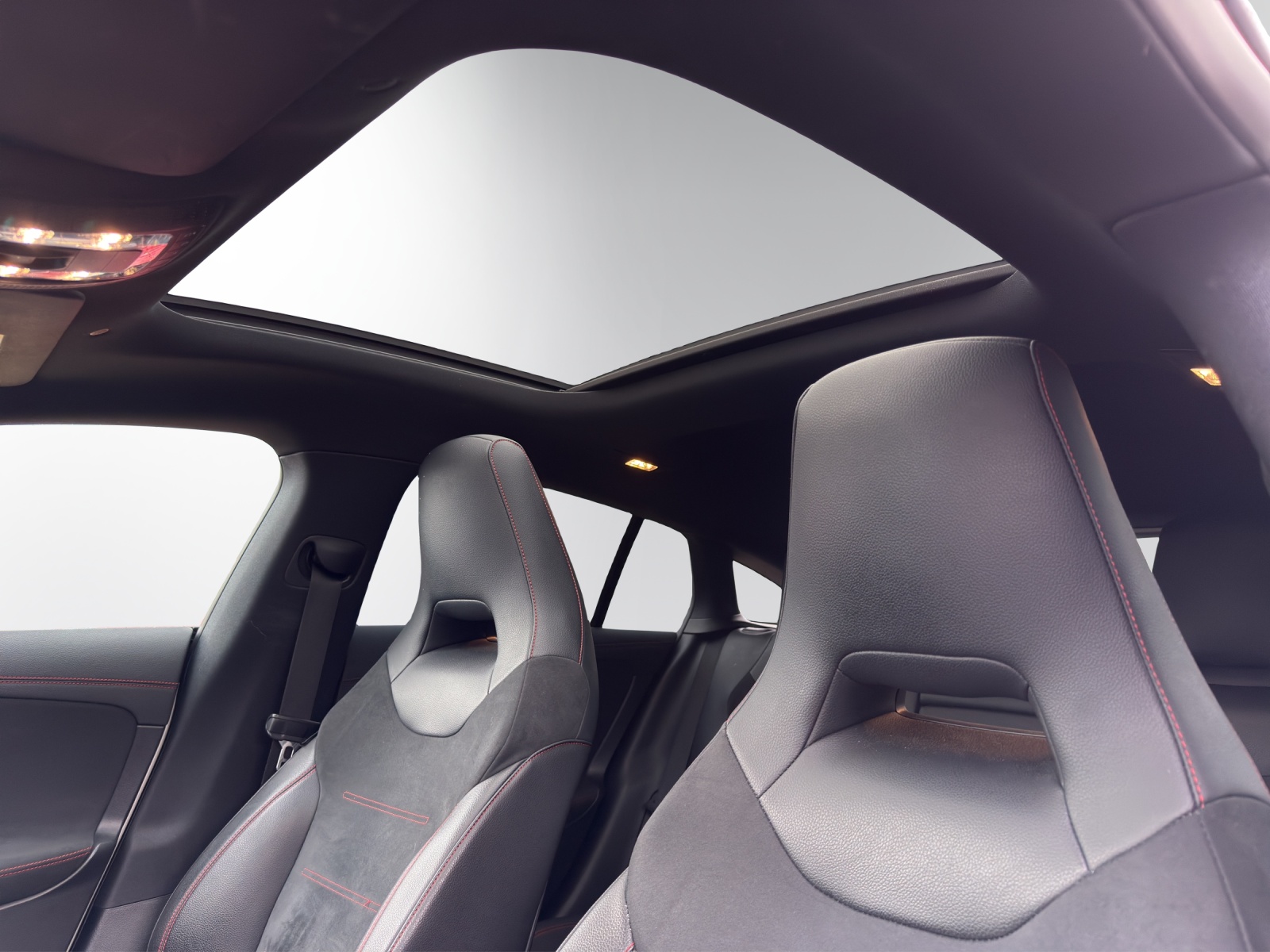 MERCEDES-BENZ CLA SB 250 AMG Line 7G-image-8