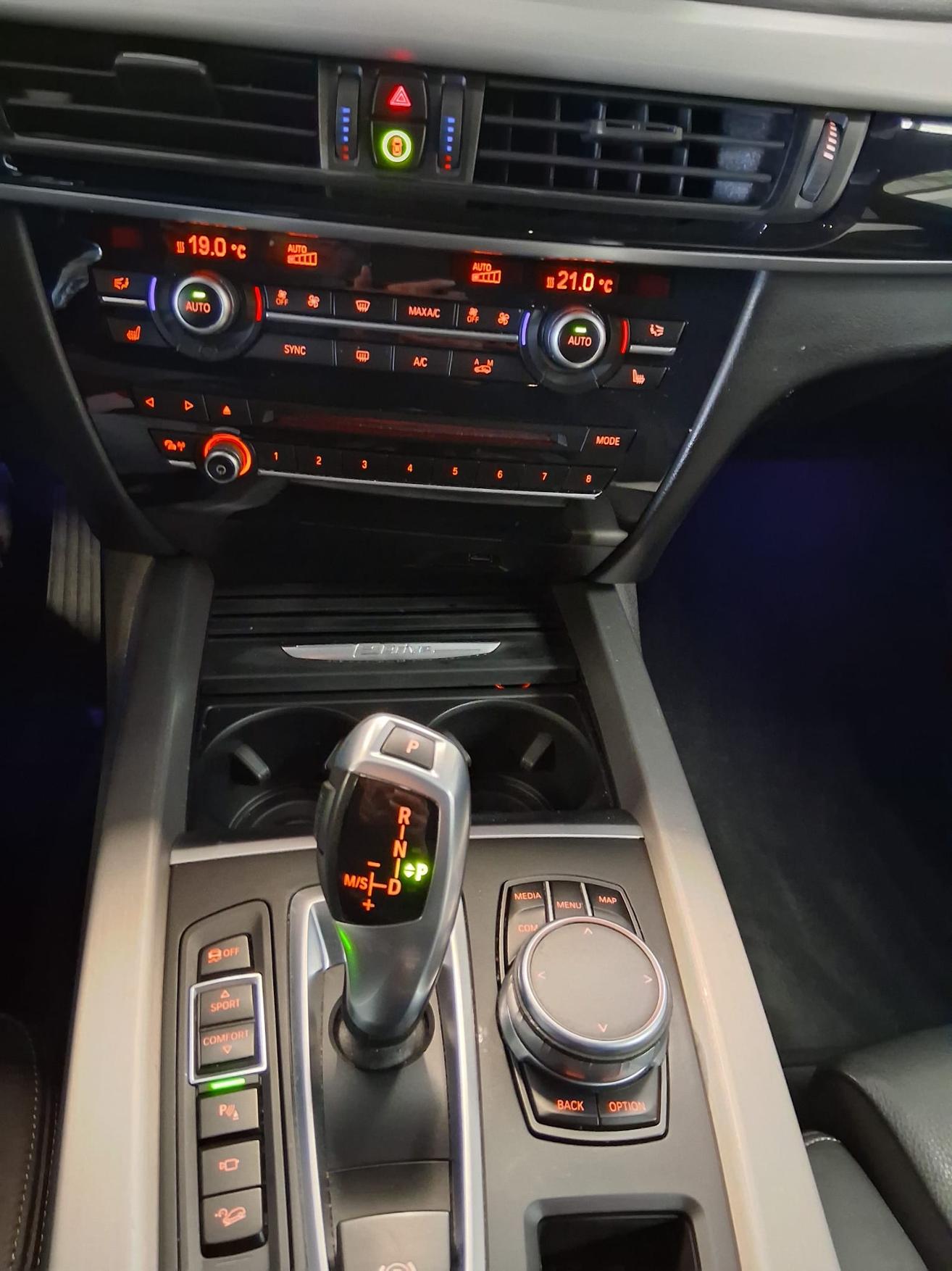 BMW X5 40e xDrive paddles-image-14
