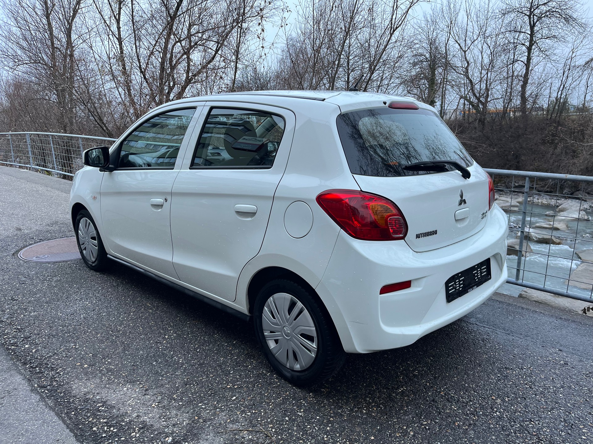 MITSUBISHI Space Star 1.0 Pure-showroom-element-2
