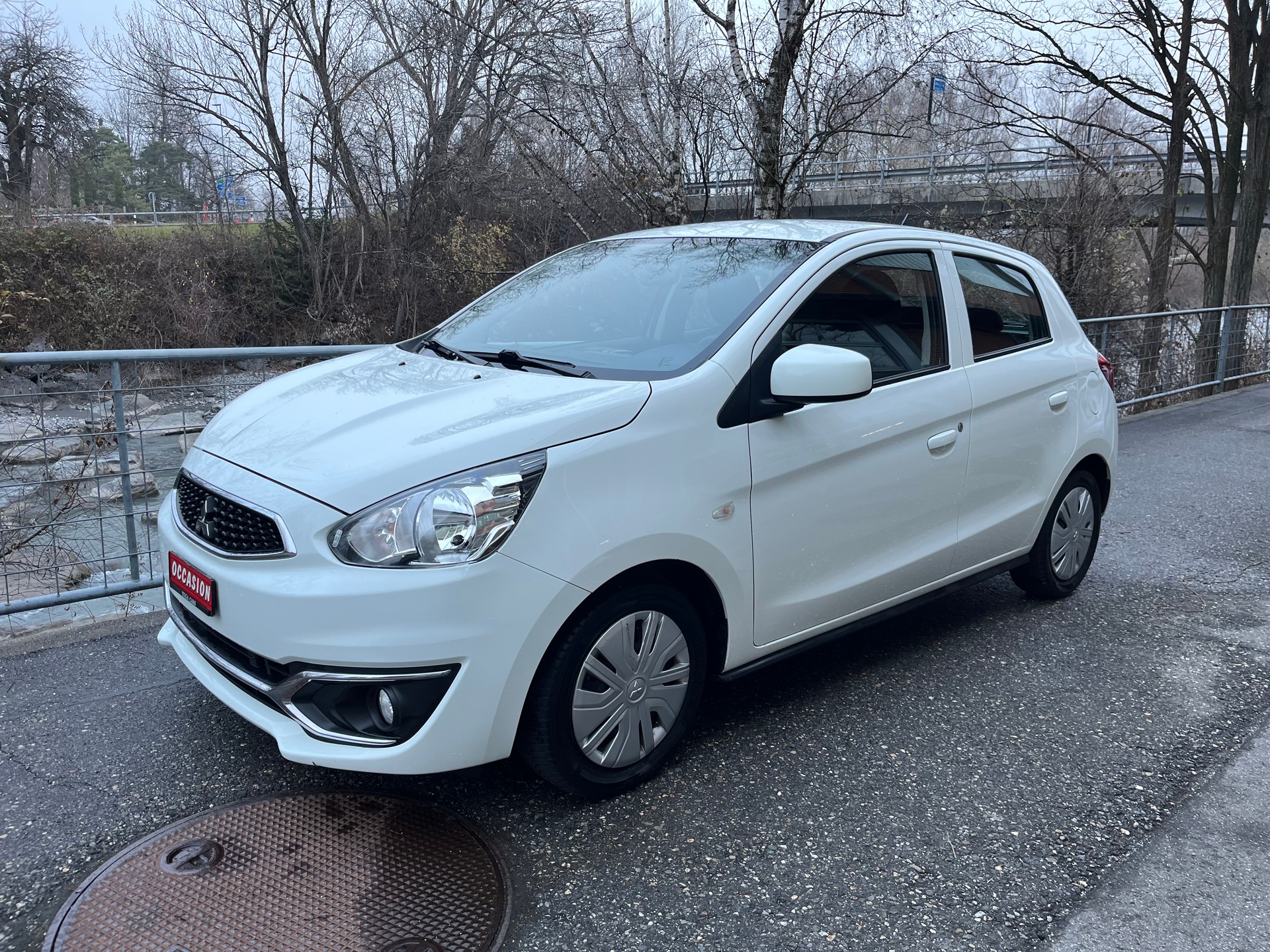 MITSUBISHI Space Star 1.0 Pure-showroom-element-1