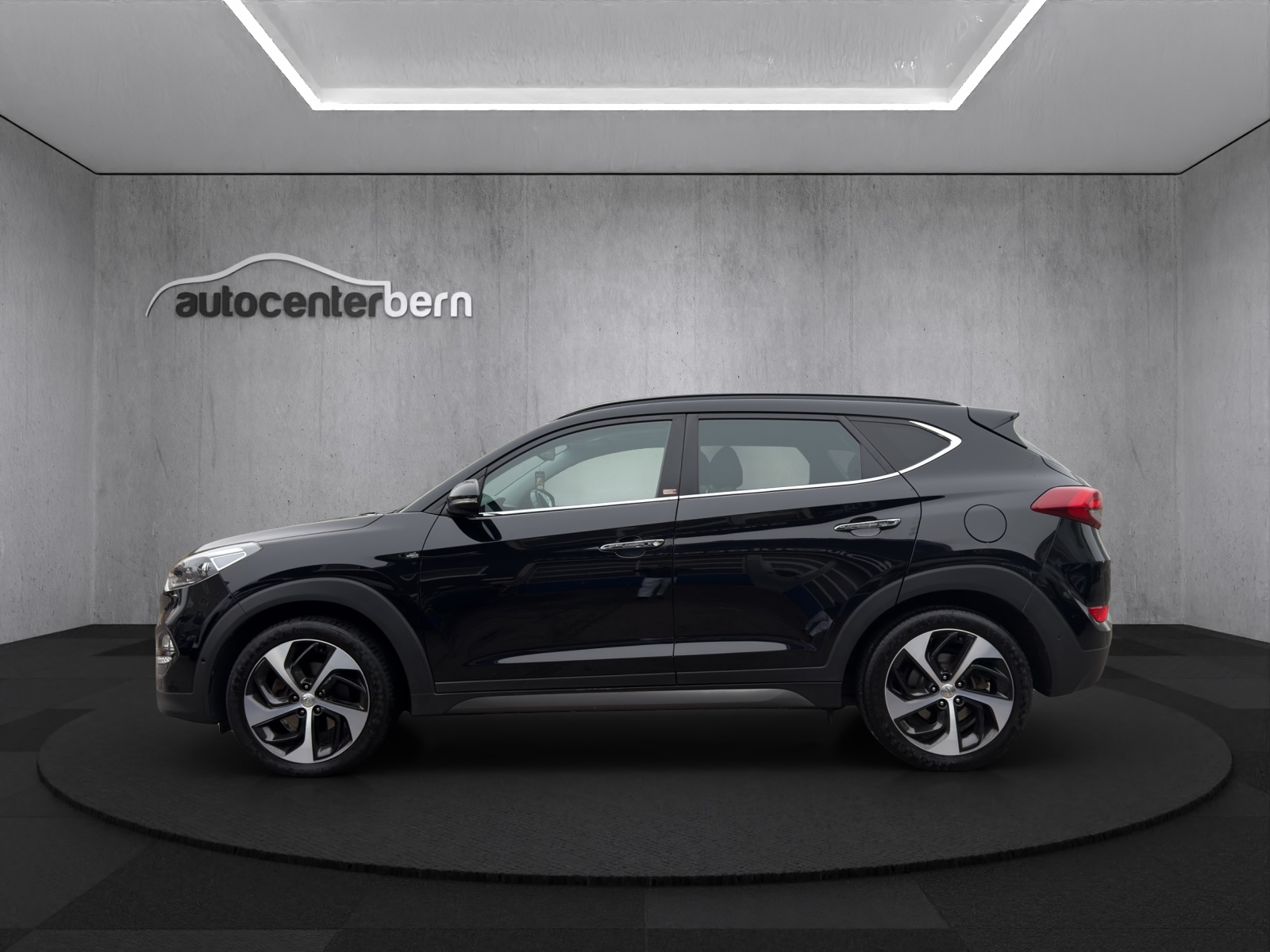 HYUNDAI Tucson 2.0 CRDI Vertex 4WD Automatic-image-3