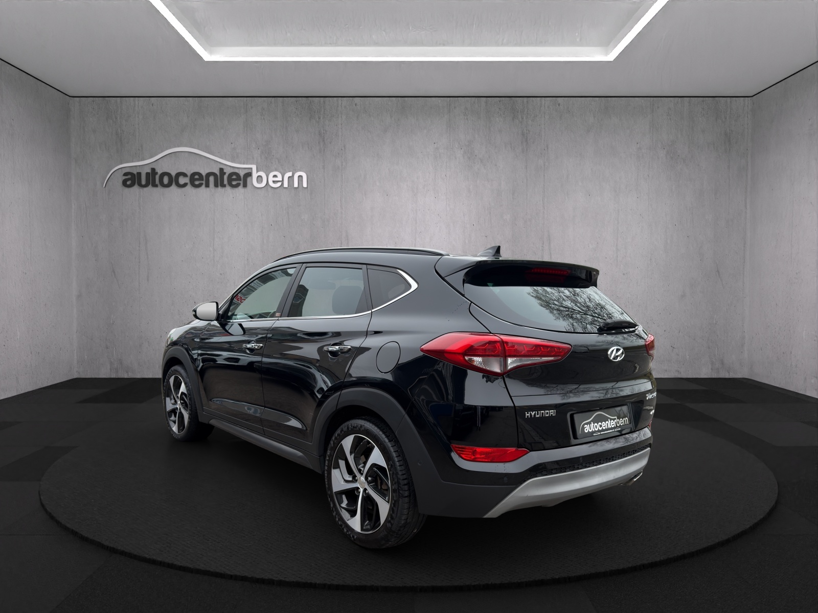 HYUNDAI Tucson 2.0 CRDI Vertex 4WD Automatic-image-4