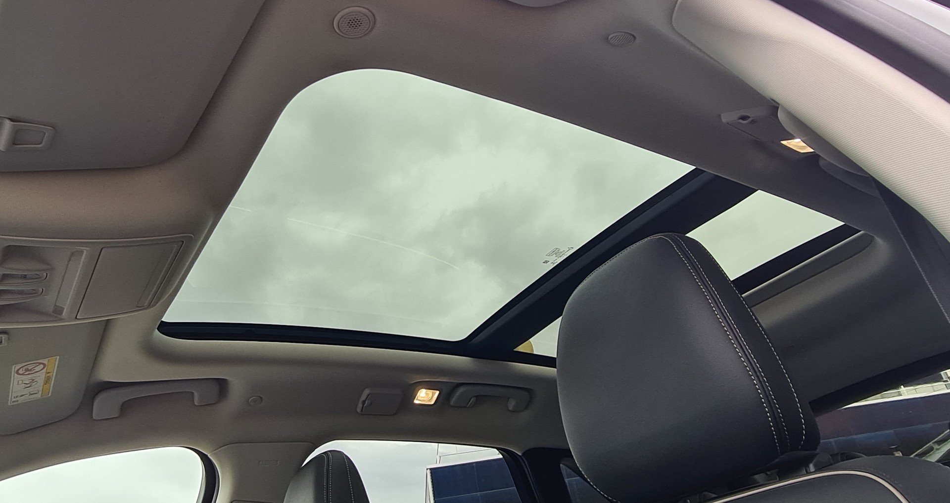 FORD Kuga 2.5 FHEV Vignale 4WD-image-15