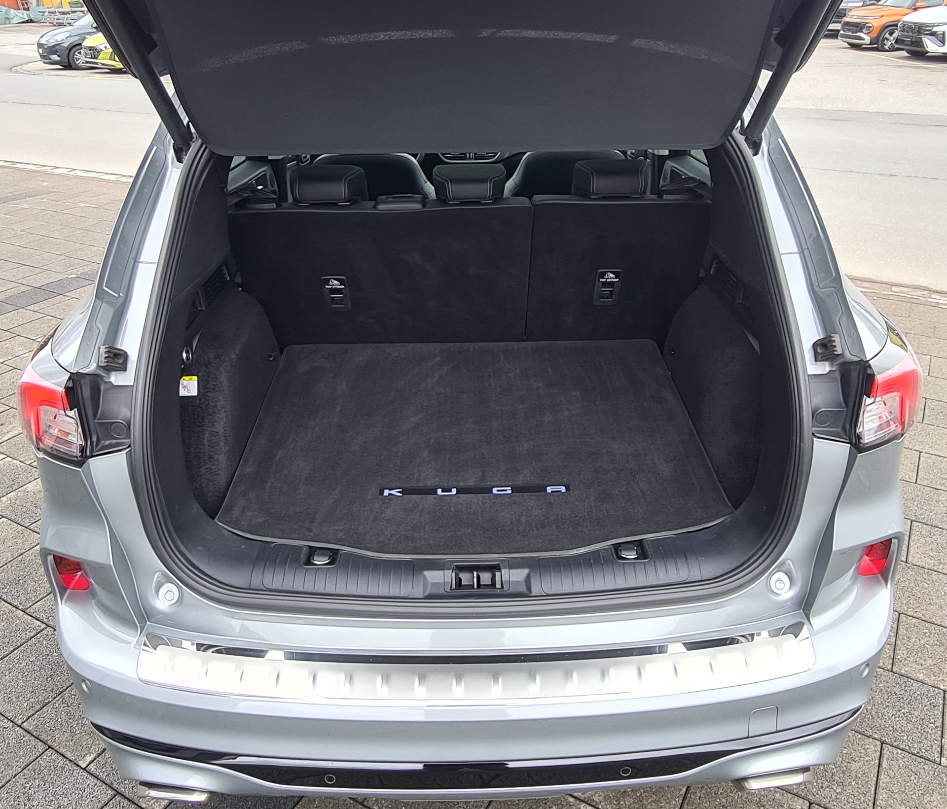 FORD Kuga 2.5 FHEV Vignale 4WD-image-12