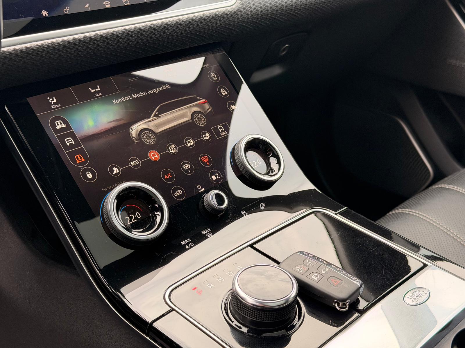 LAND ROVER Range Rover Velar R-Dynamic P 300 SE Automatic-image-12