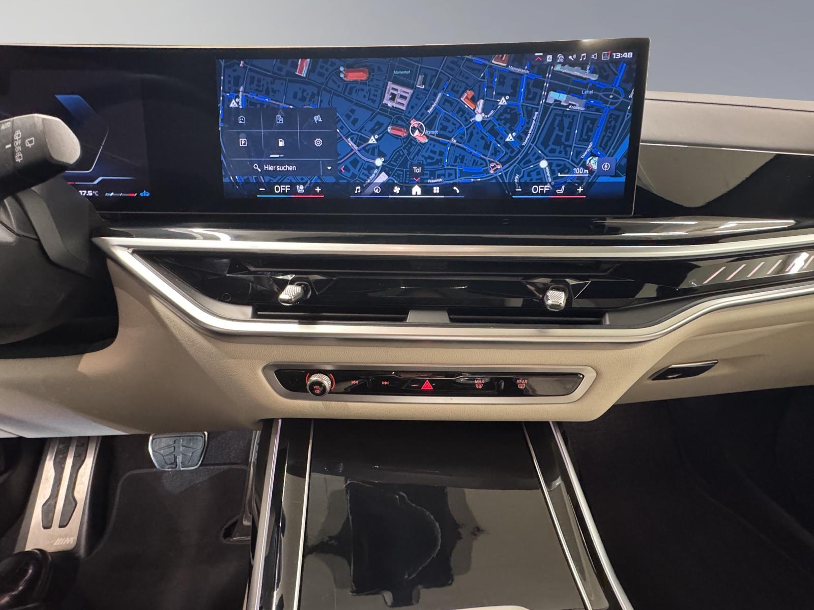 BMW X7 M60i-image-16