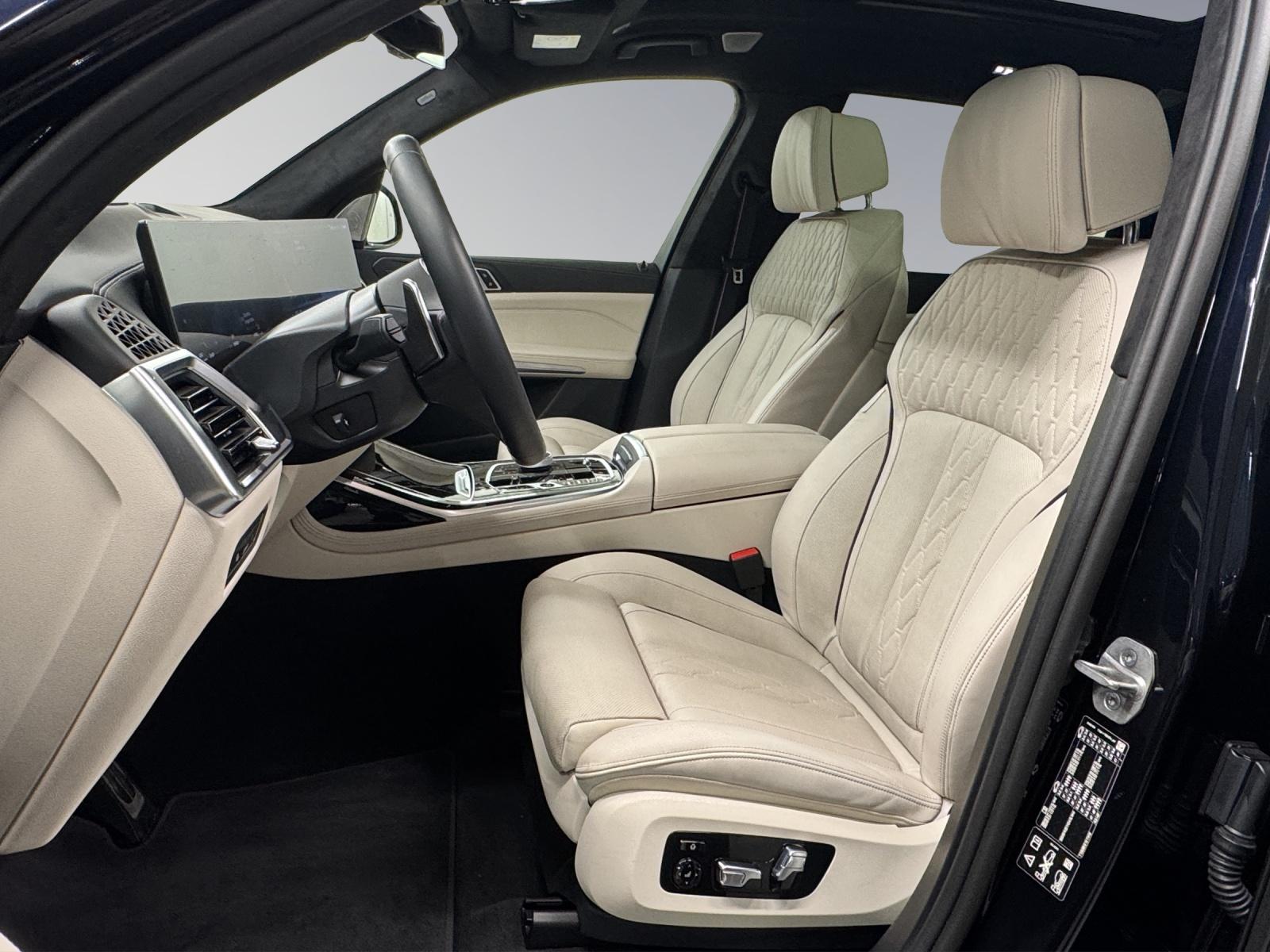 BMW X7 M60i-image-10