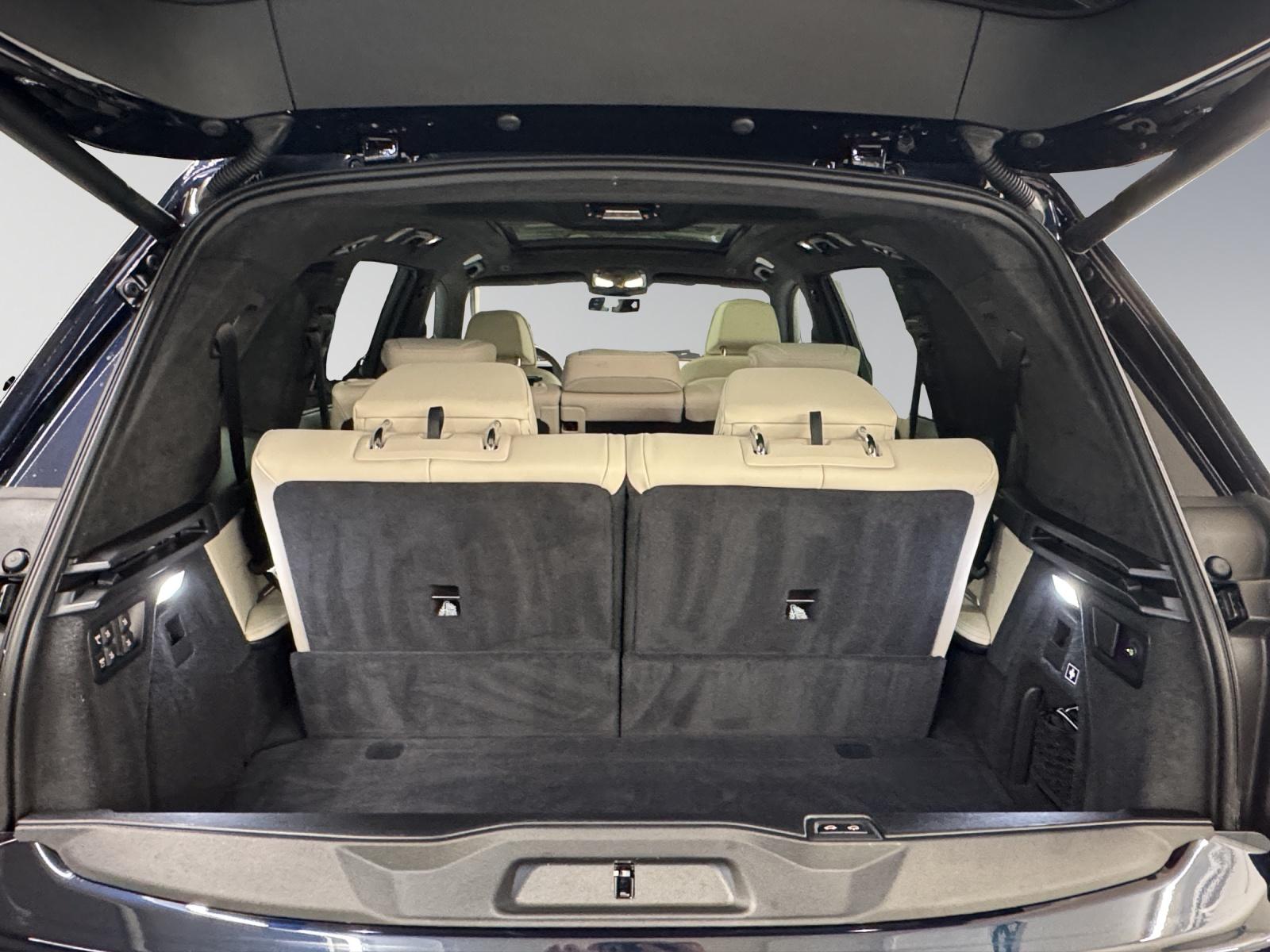BMW X7 M60i-image-9