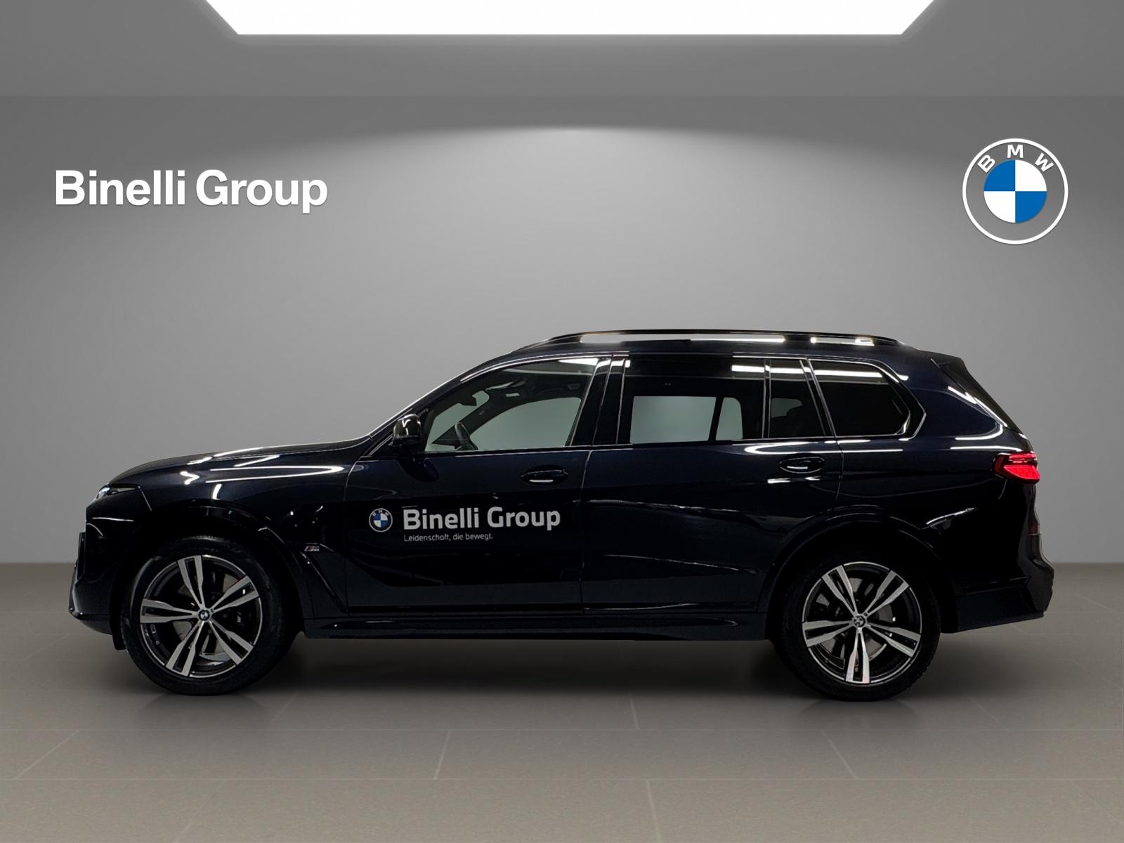 BMW X7 M60i-showroom-element-1