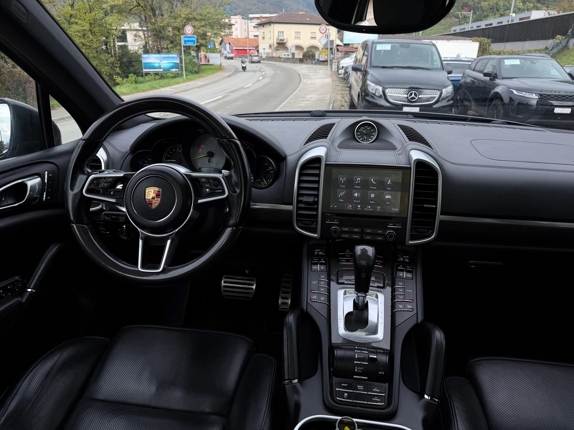 PORSCHE Cayenne S E-Hybrid-image-10