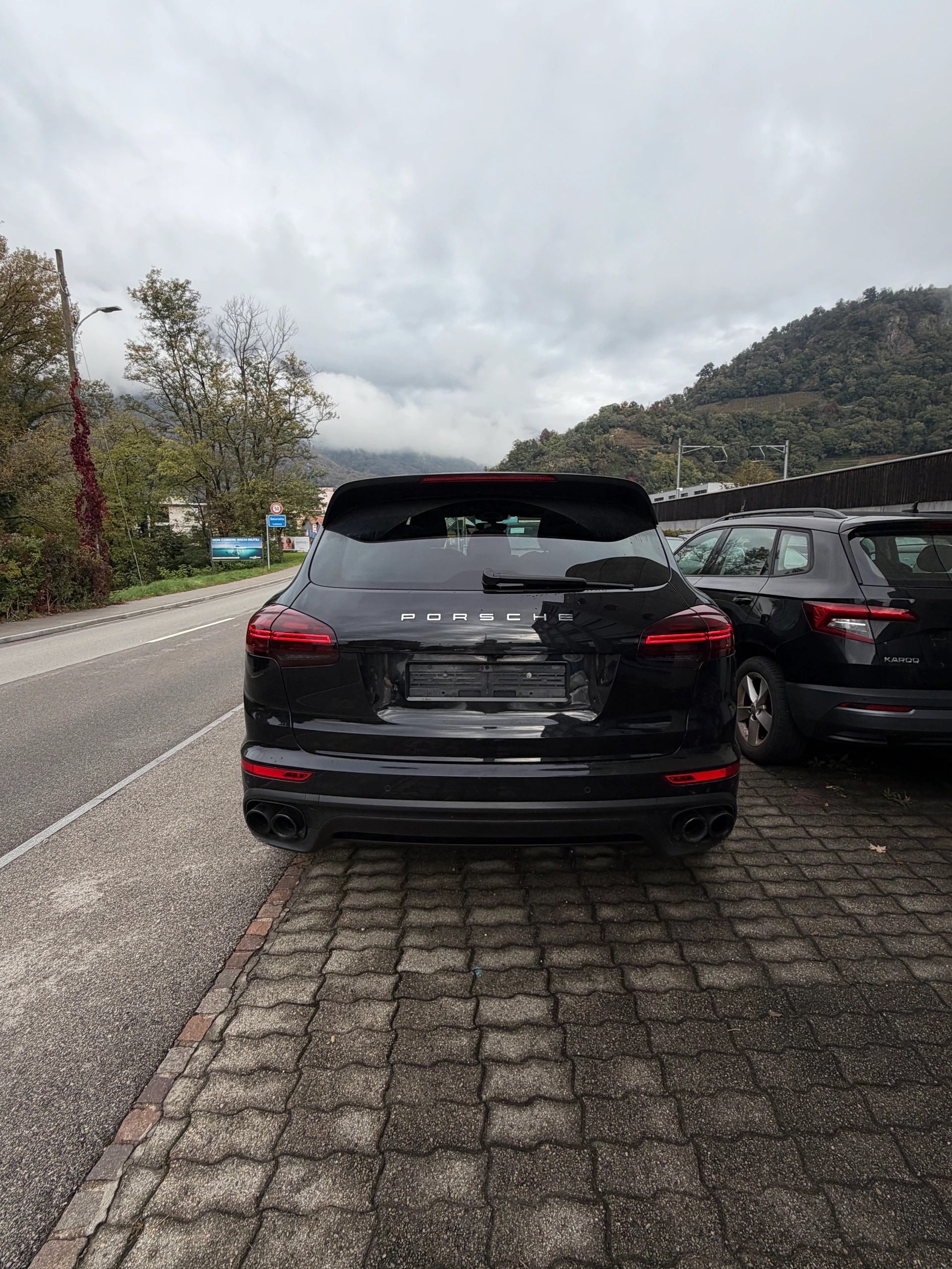 PORSCHE Cayenne S E-Hybrid-image-5