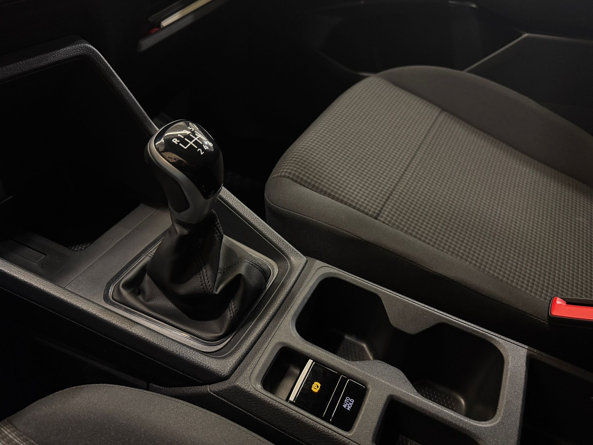 VW Caddy Cargo 1.5 TSI-image-10