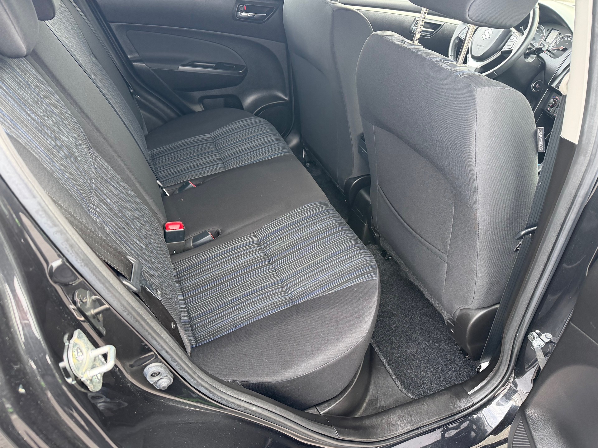 SUZUKI Swift 1.2i 16V PizSulai Top 4x4-image-10
