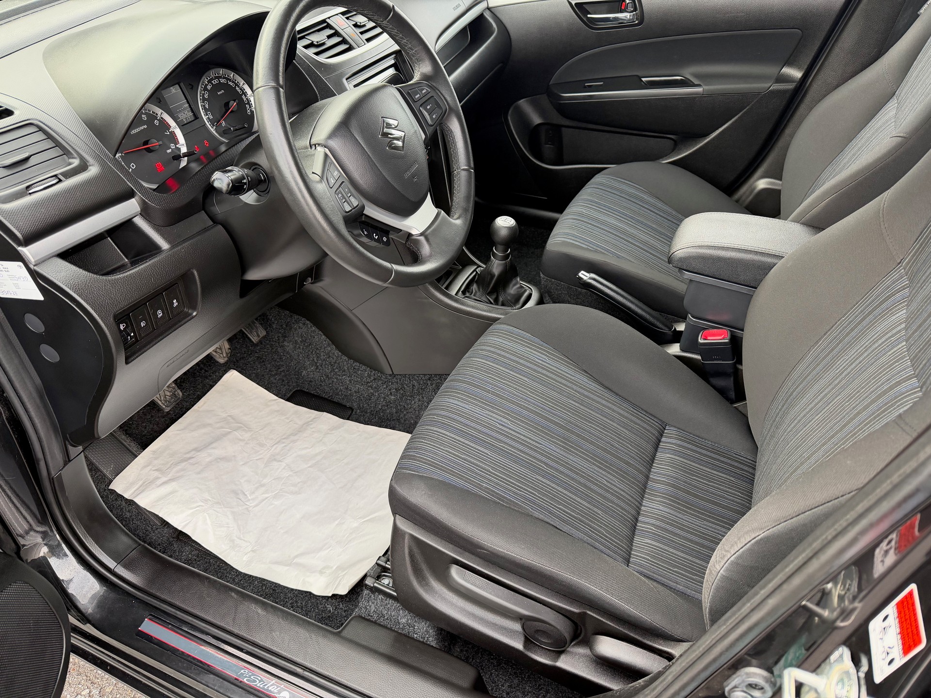 SUZUKI Swift 1.2i 16V PizSulai Top 4x4-image-3