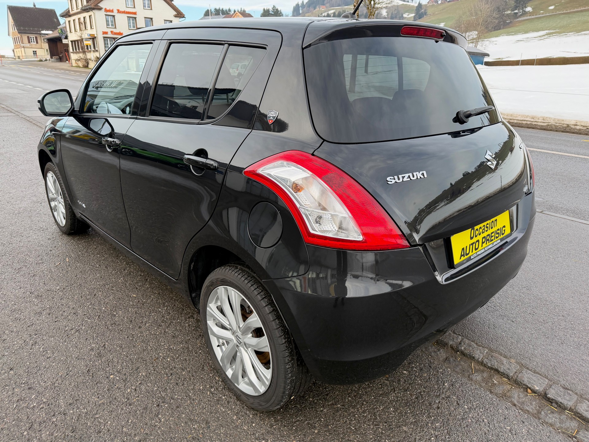 SUZUKI Swift 1.2i 16V PizSulai Top 4x4-image-6