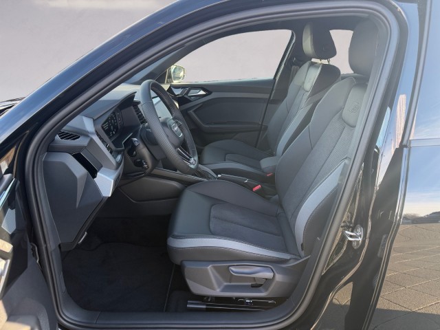 AUDI A1 Sportback 30 TFSI S Line Attraction S-tronic-image-9