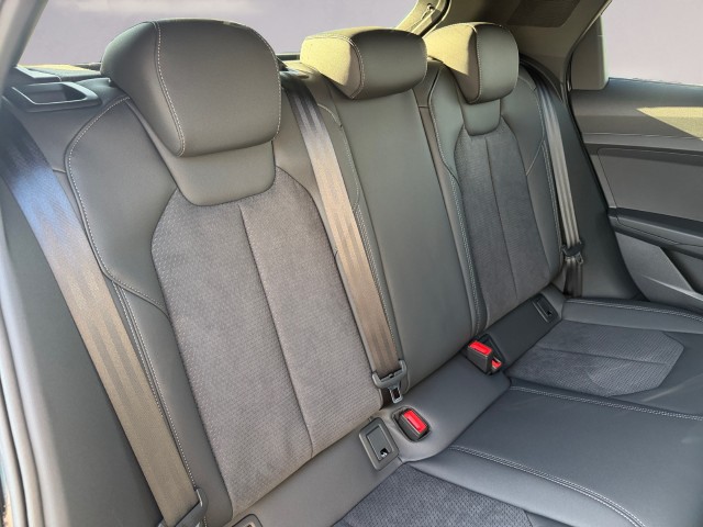 AUDI A1 Sportback 30 TFSI S Line Attraction S-tronic-image-17