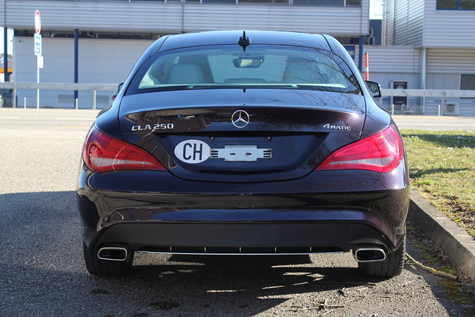 MERCEDES-BENZ CLA 250 Urban 7G-DCT 4Matic-image-4