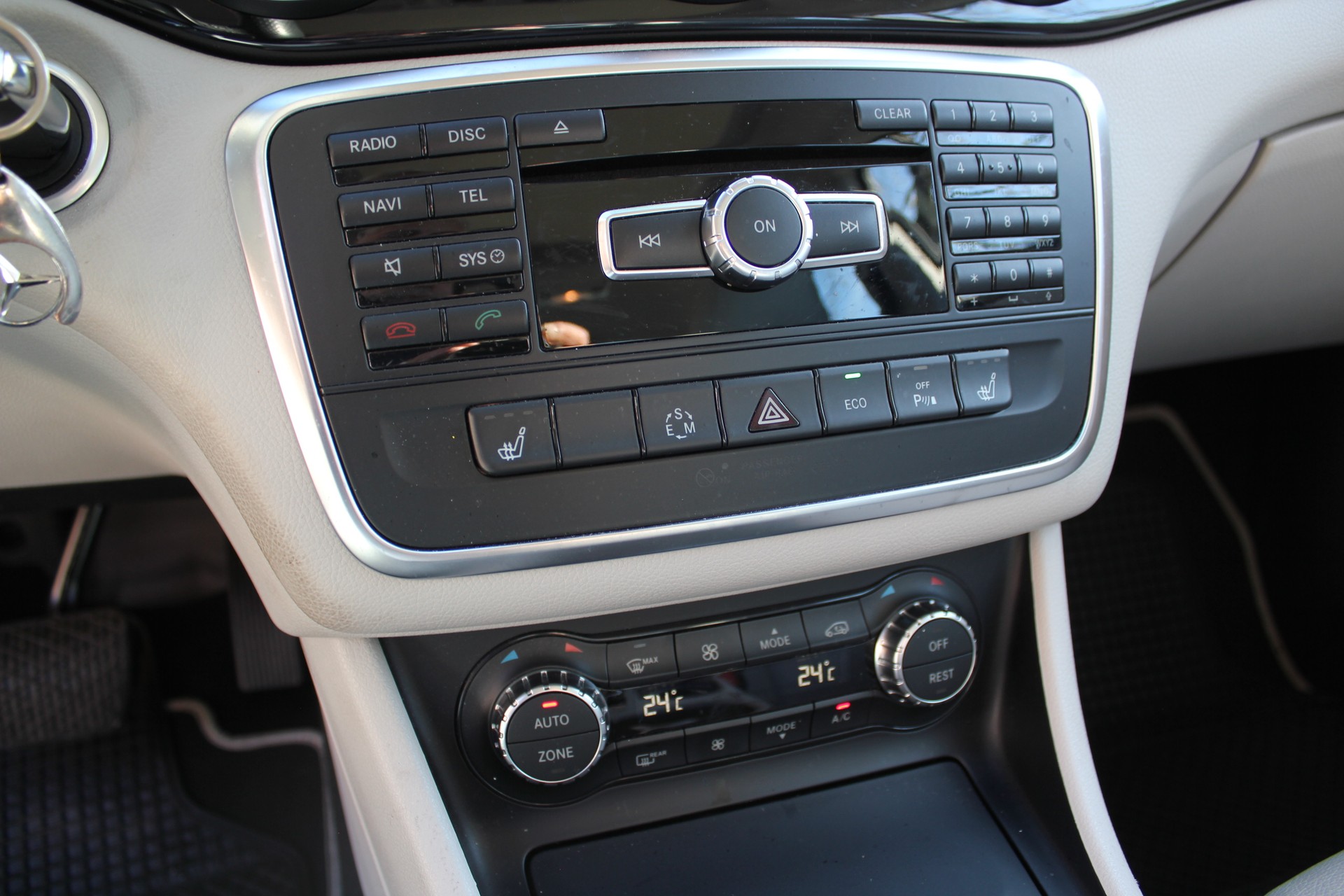 MERCEDES-BENZ CLA 250 Urban 7G-DCT 4Matic-image-11