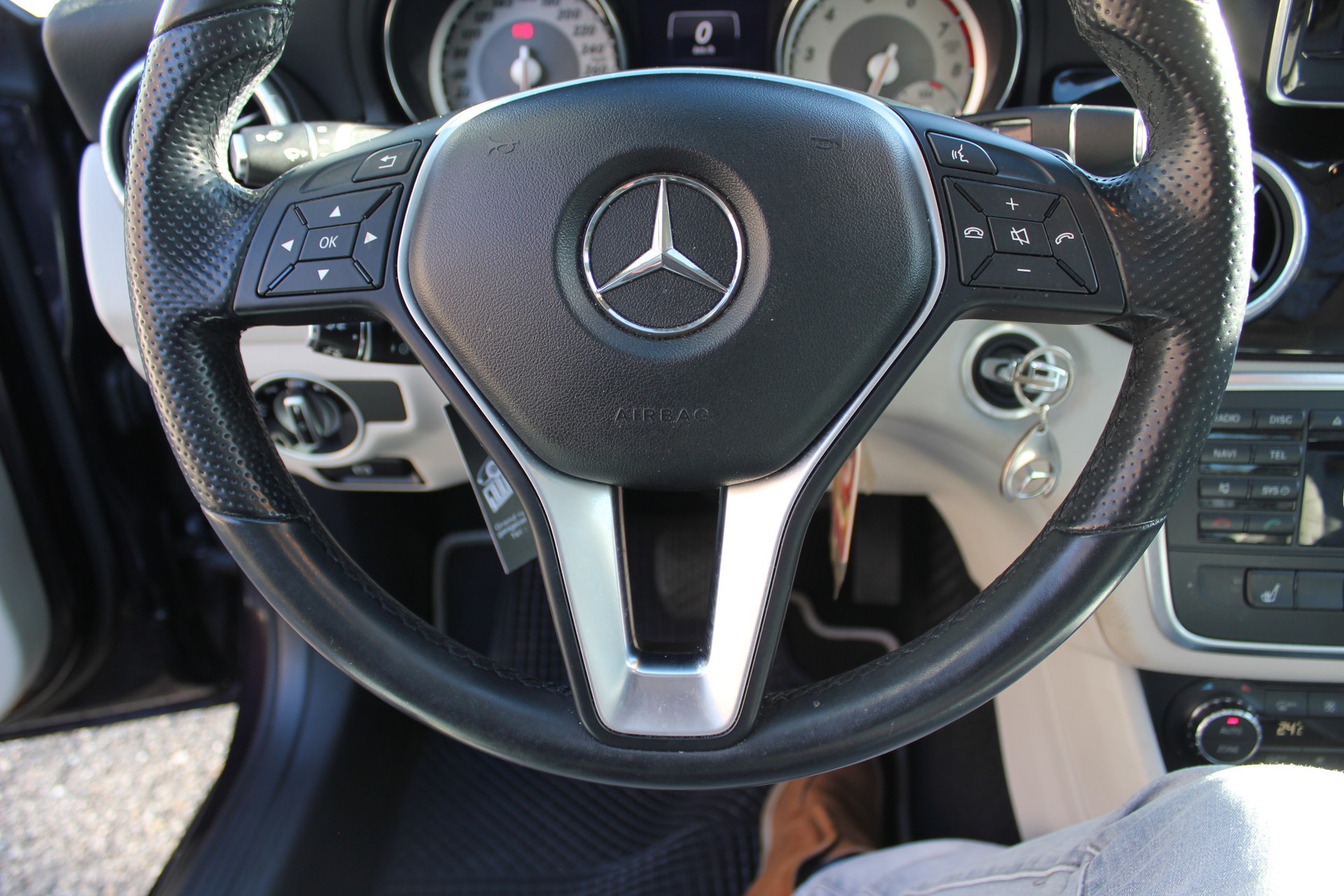 MERCEDES-BENZ CLA 250 Urban 7G-DCT 4Matic-image-12