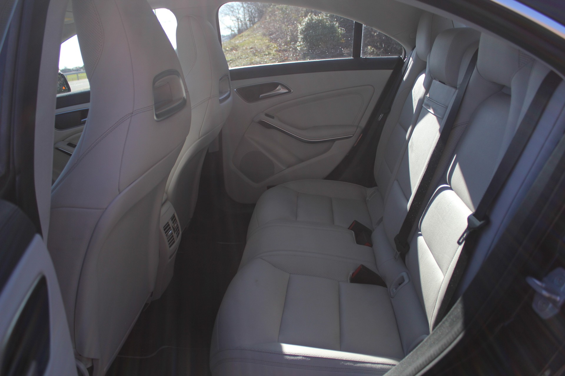 MERCEDES-BENZ CLA 250 Urban 7G-DCT 4Matic-image-6