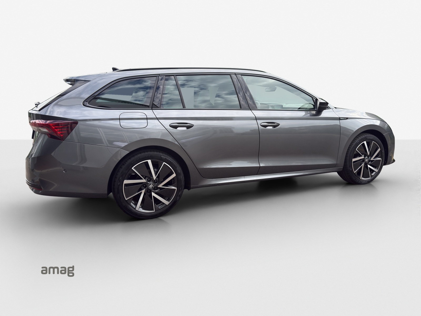 SKODA Octavia Combi 1.5 TSI mHEV DSG Sport Line-image-4