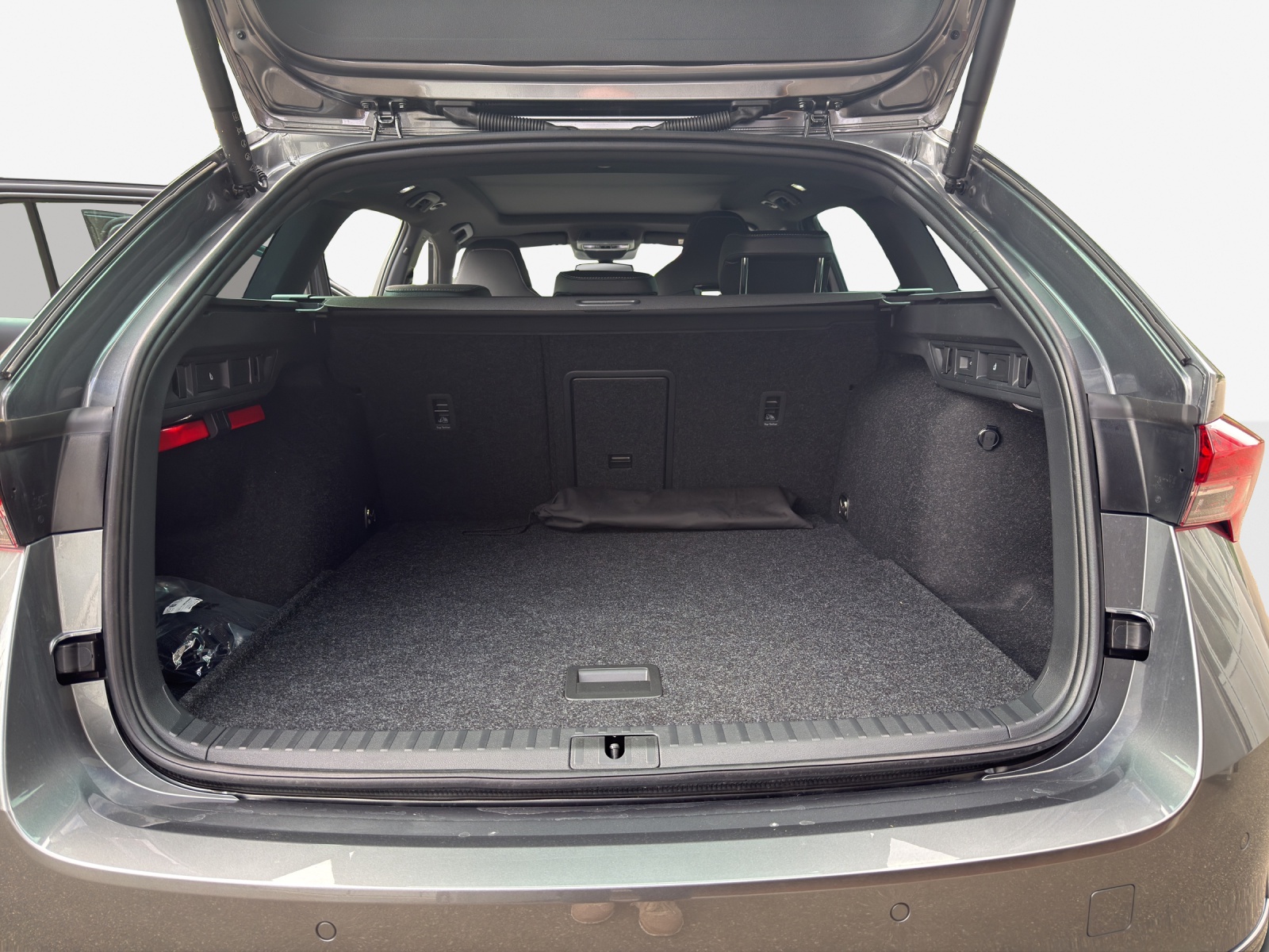 SKODA Octavia Combi 1.5 TSI mHEV DSG Sport Line-image-12