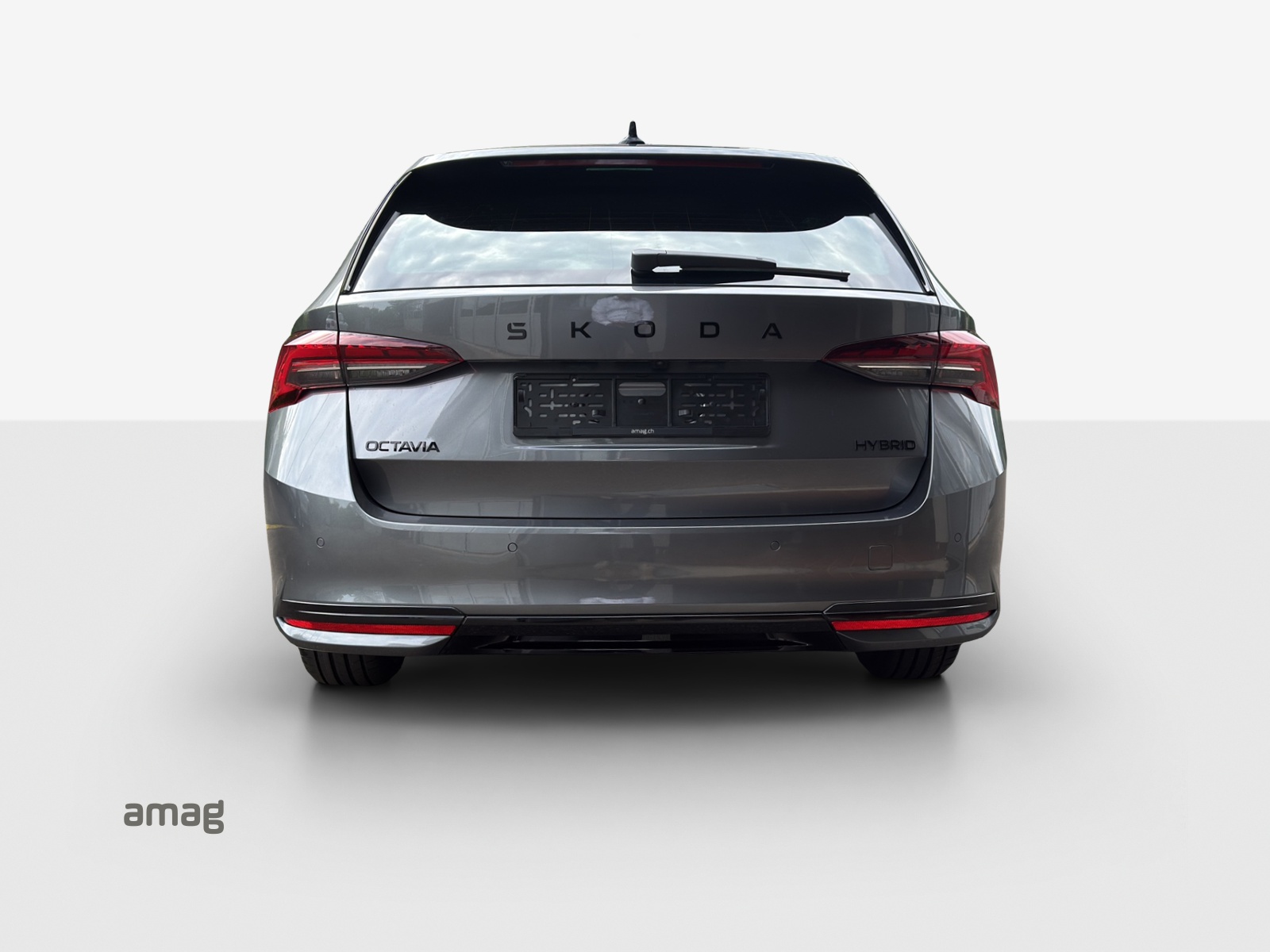SKODA Octavia Combi 1.5 TSI mHEV DSG Sport Line-image-3