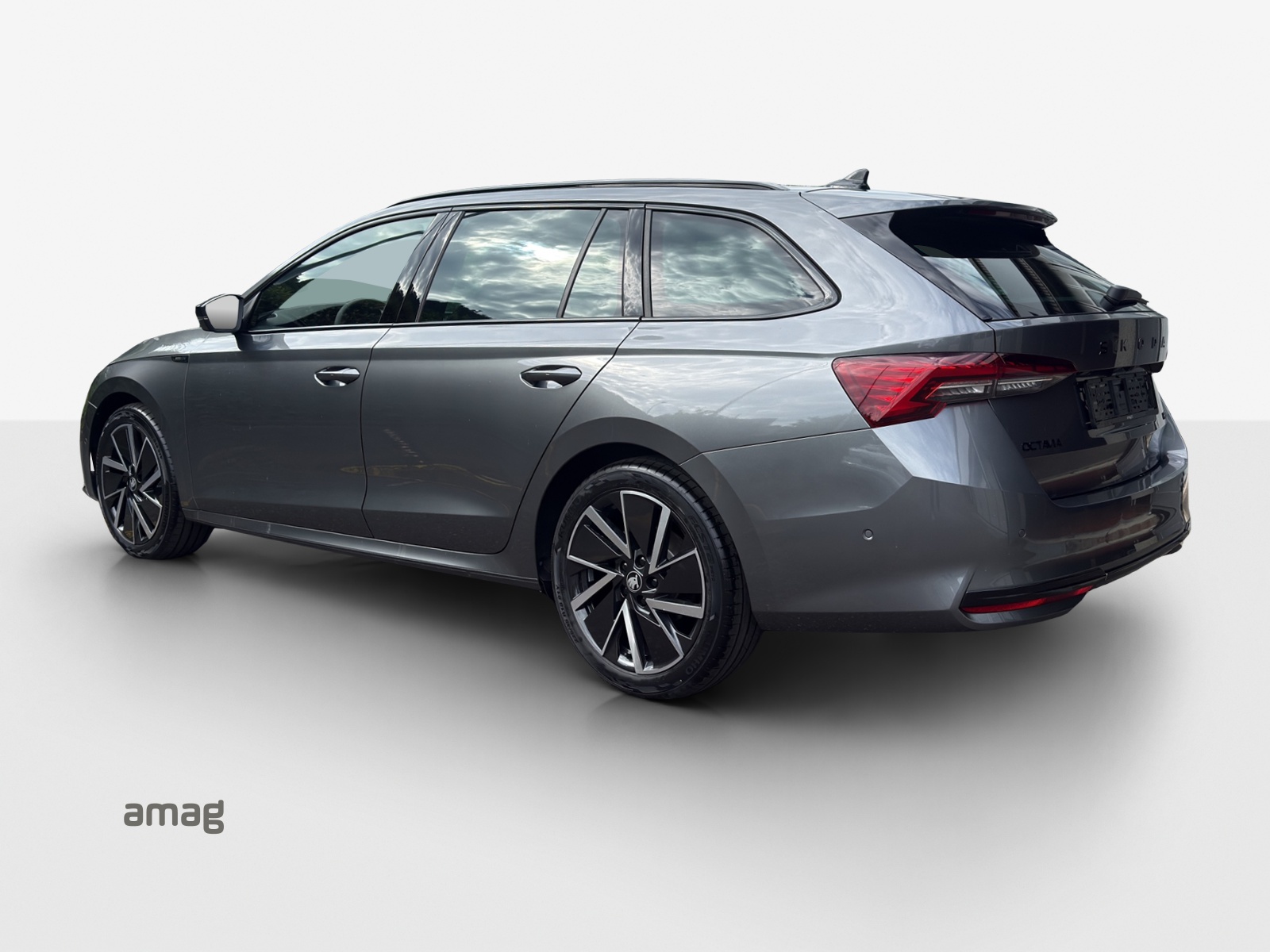 SKODA Octavia Combi 1.5 TSI mHEV DSG Sport Line-image-2
