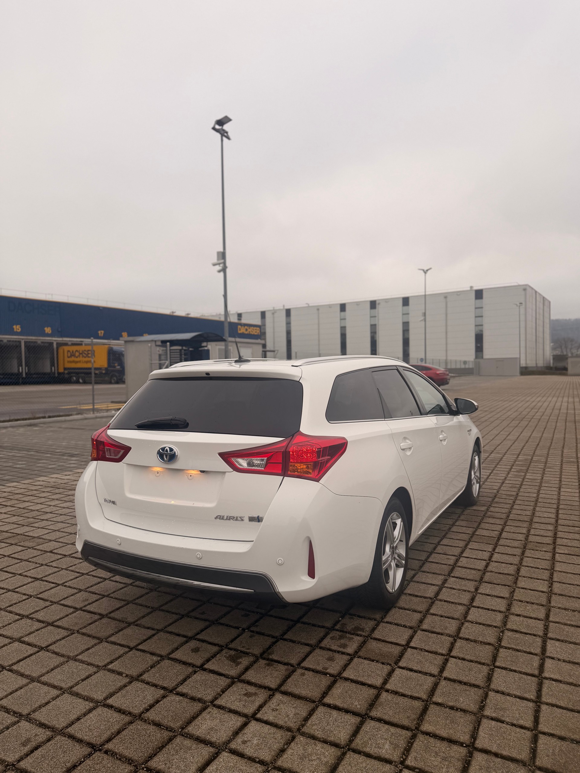 TOYOTA Auris Touring Sports 1.8 16V HSD Linea Sol-image-4