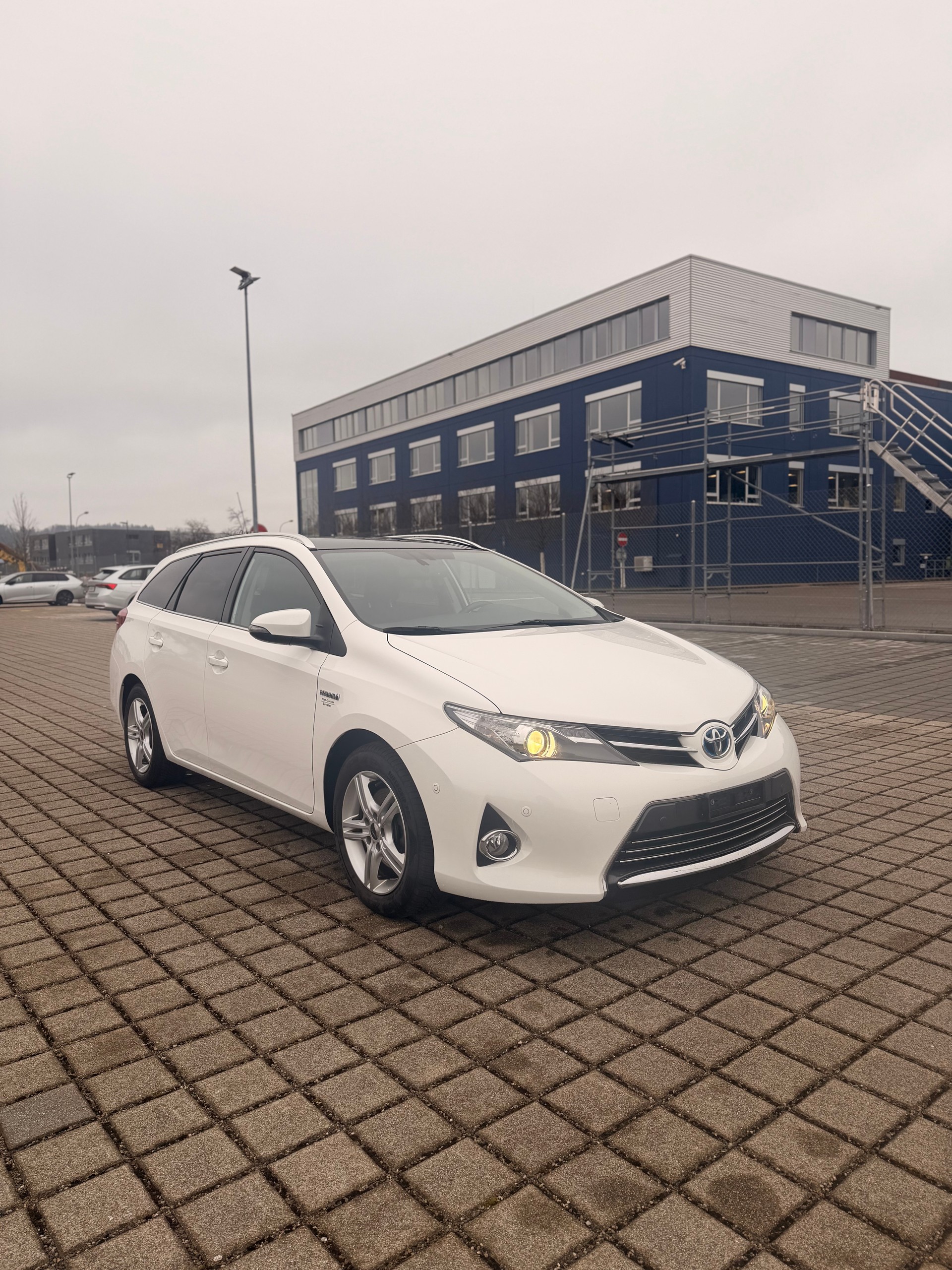 TOYOTA Auris Touring Sports 1.8 16V HSD Linea Sol-showroom-element-2