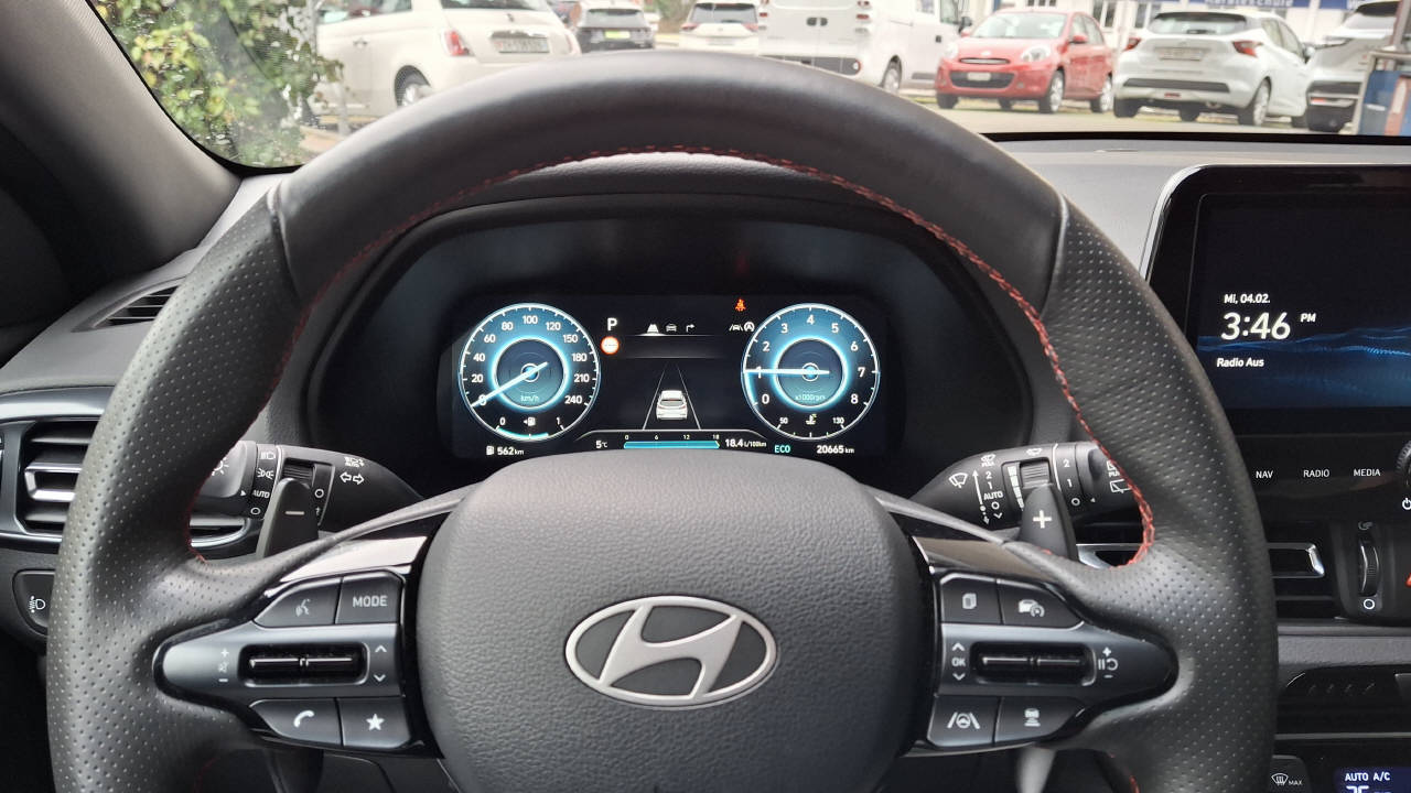 HYUNDAI i30 1.5 T-GDi N-Line-image-11